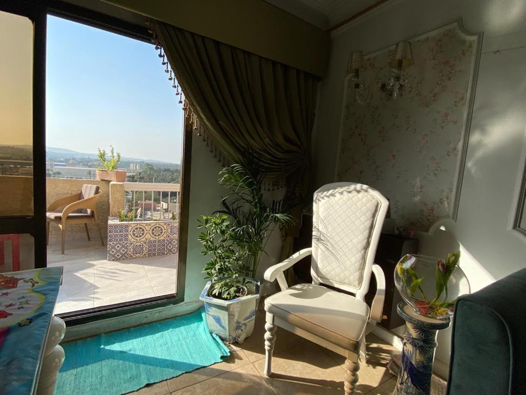 Tamara's Grand Egyptian Museum & Pyramids view 3BR Entire Apartment