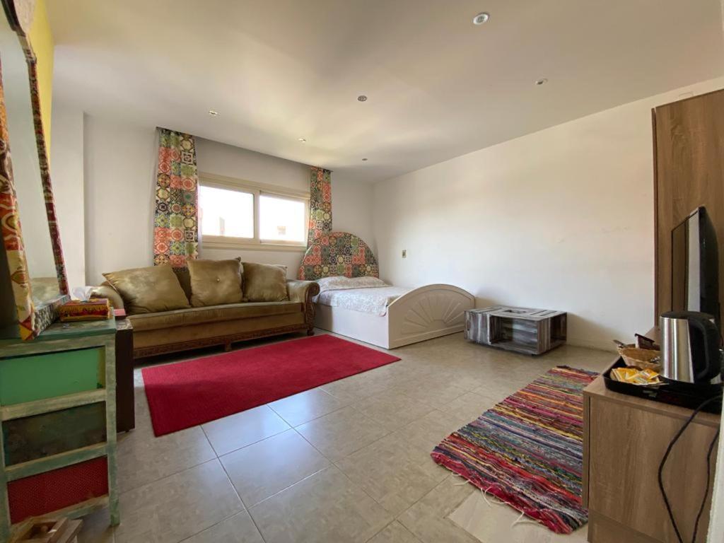 Tamara's Grand Egyptian Museum & Pyramids view 3BR Entire Apartment