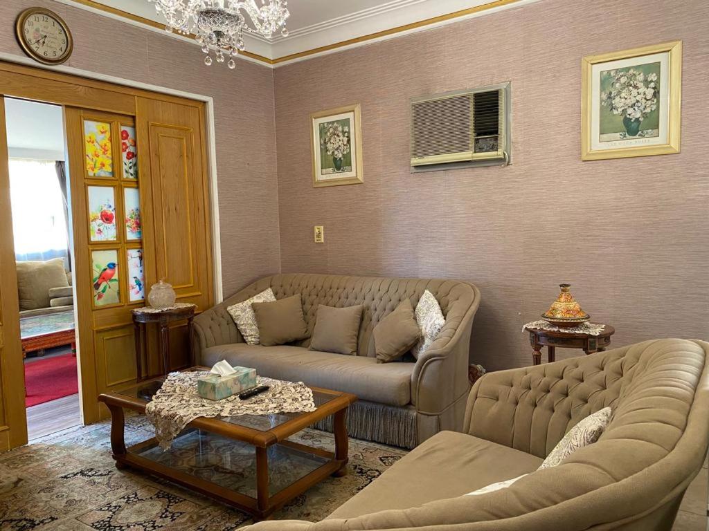 Tamara's Grand Egyptian Museum & Pyramids view 3BR Entire Apartment