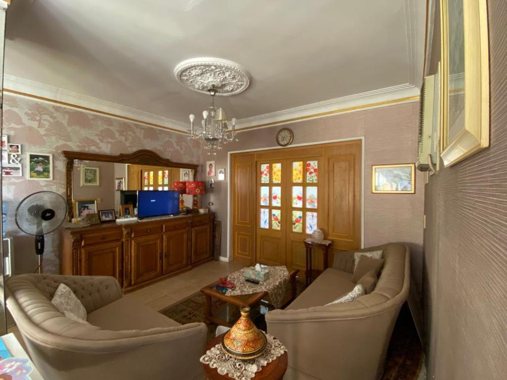 Tamara's Grand Egyptian Museum & Pyramids view 3BR Entire Apartment