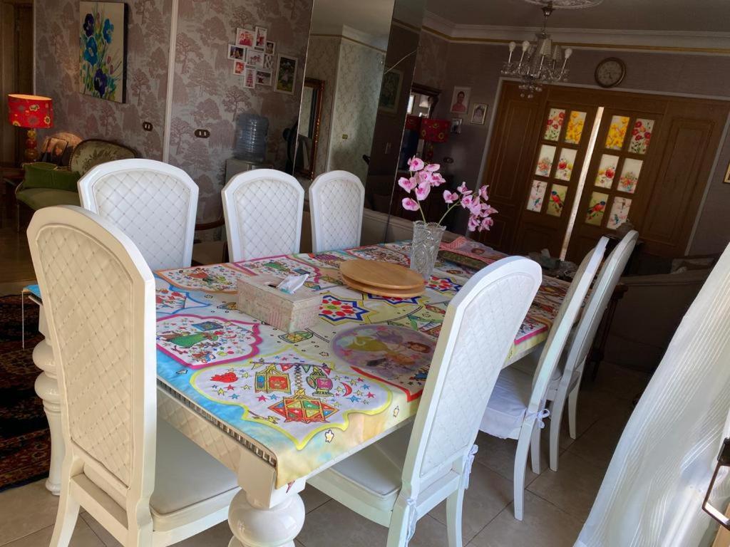 Tamara's Grand Egyptian Museum & Pyramids view 3BR Entire Apartment