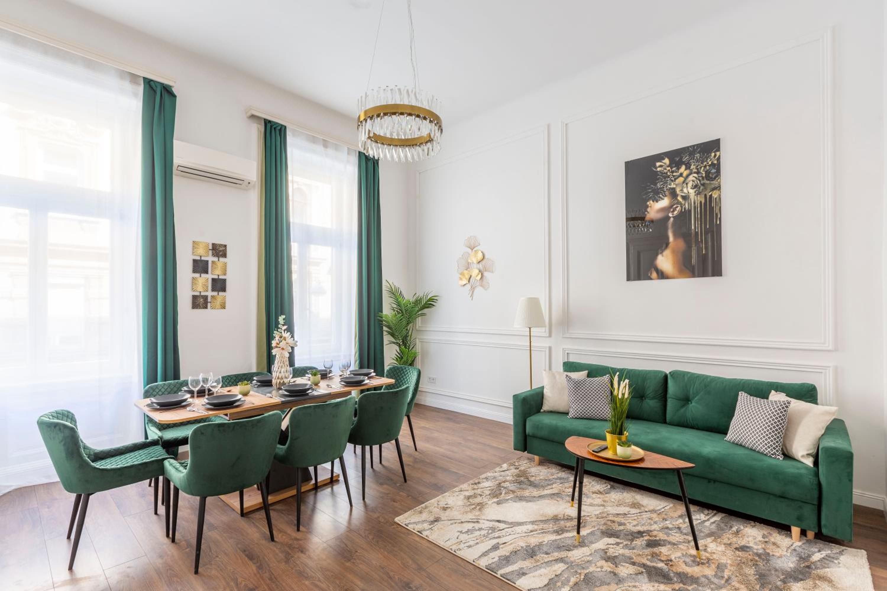 Luxurious Prestige Residence next to the New York Café view 2