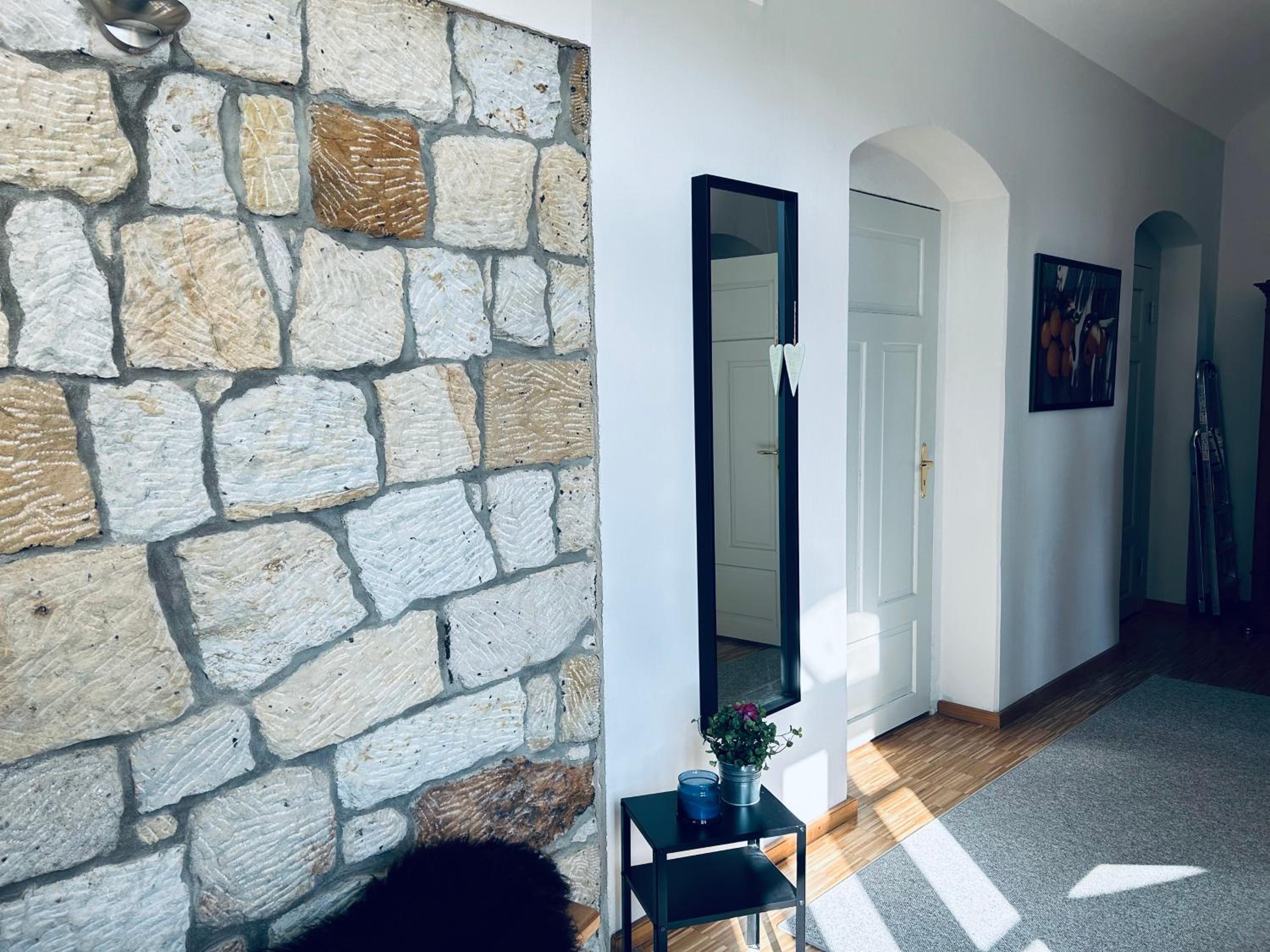 Schlosspark Apartment I 80qm I 3 Betten I bei Dresden