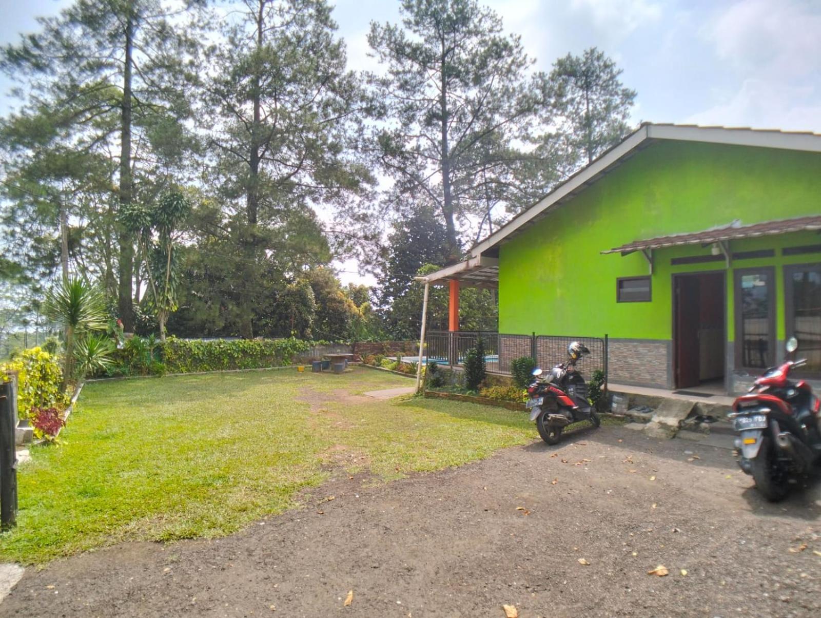 Villa Cisarua Family 2 view 3