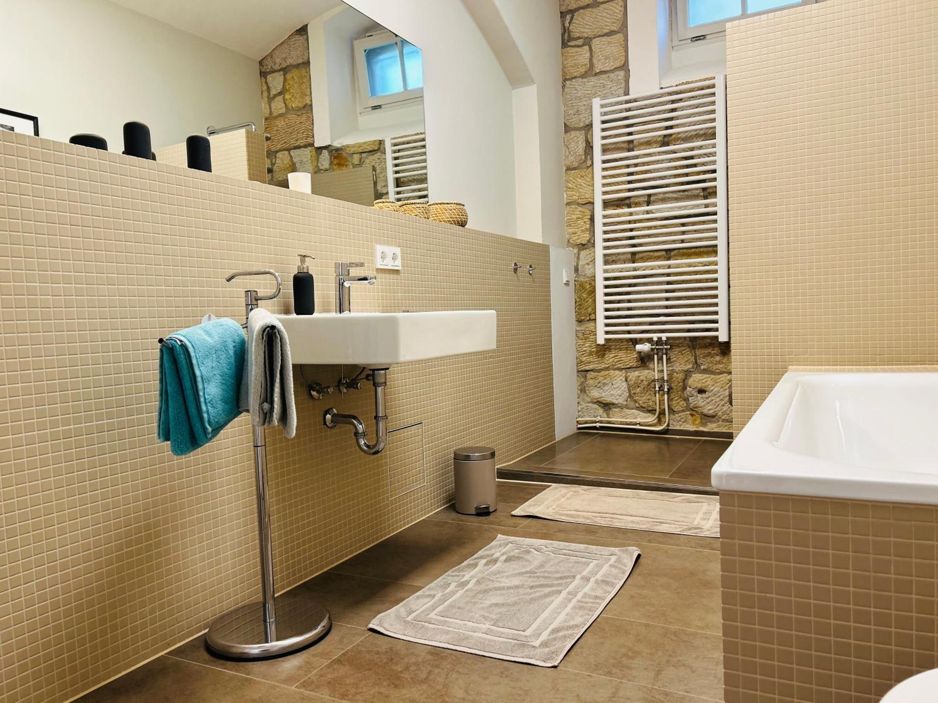 Schlosspark Apartment I 80qm I 3 Betten I bei Dresden