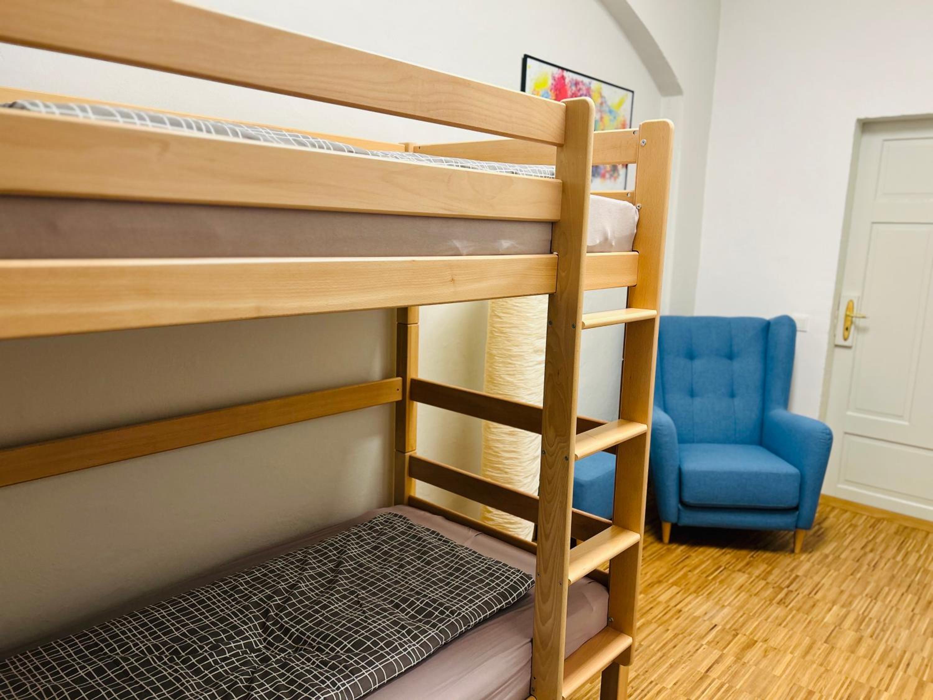 Schlosspark Apartment I 80qm I 3 Betten I bei Dresden