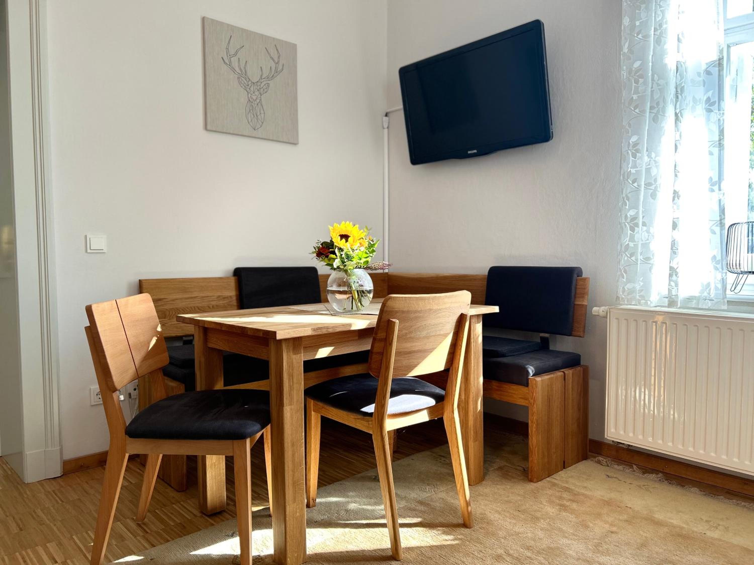 Schlosspark Apartment I 80qm I 3 Betten I bei Dresden