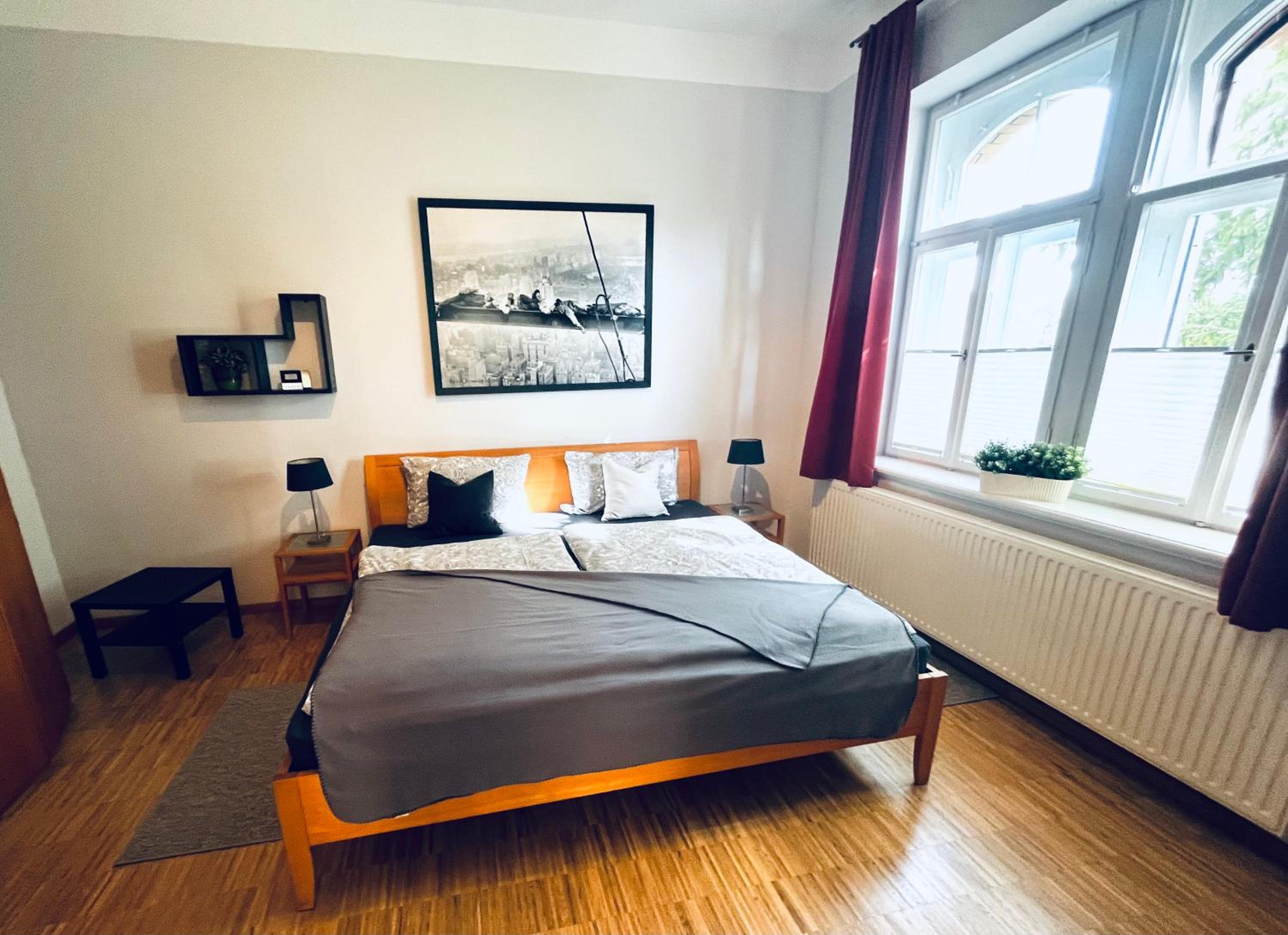 Schlosspark Apartment I 80qm I 3 Betten I bei Dresden