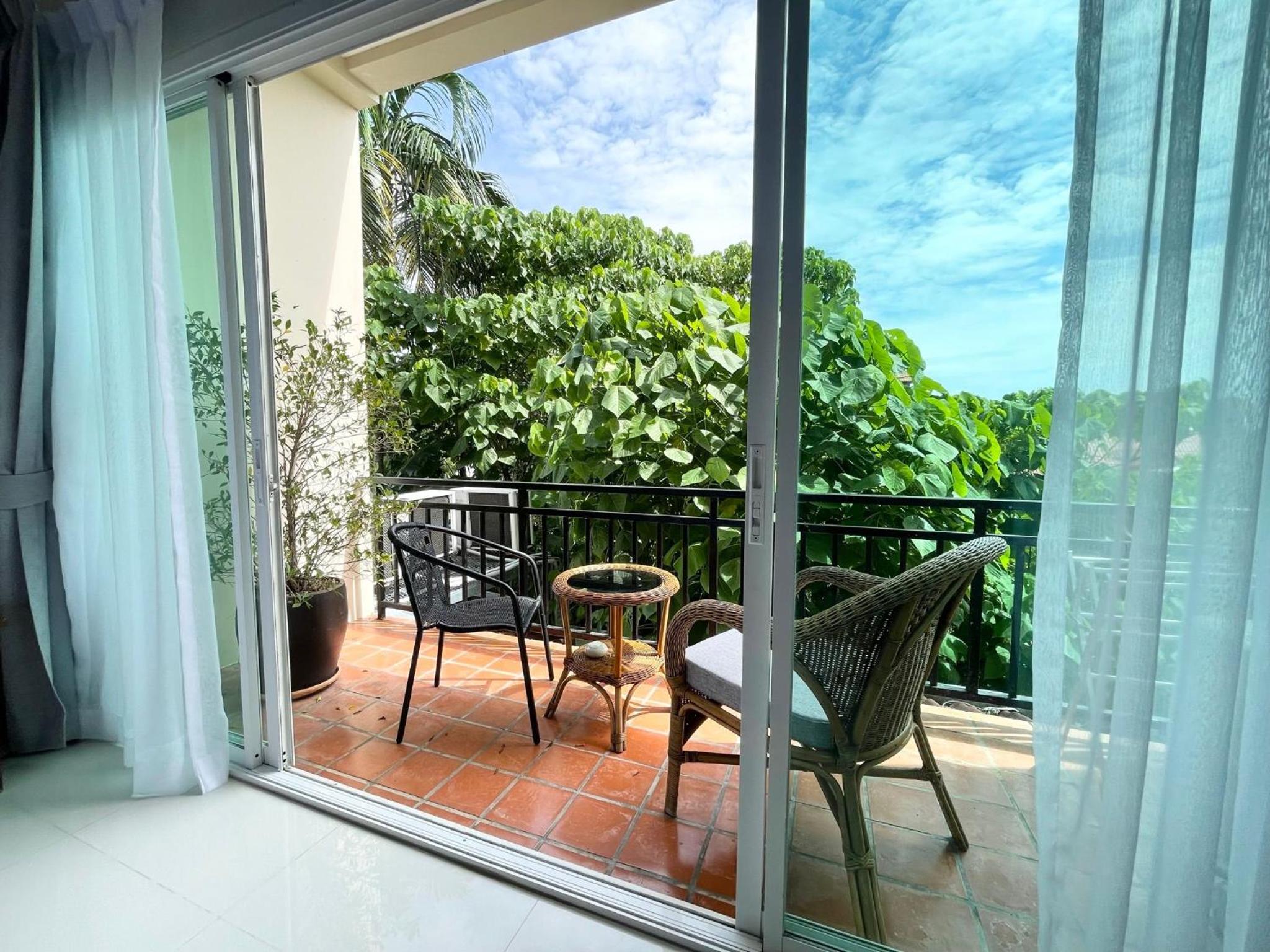 balcony