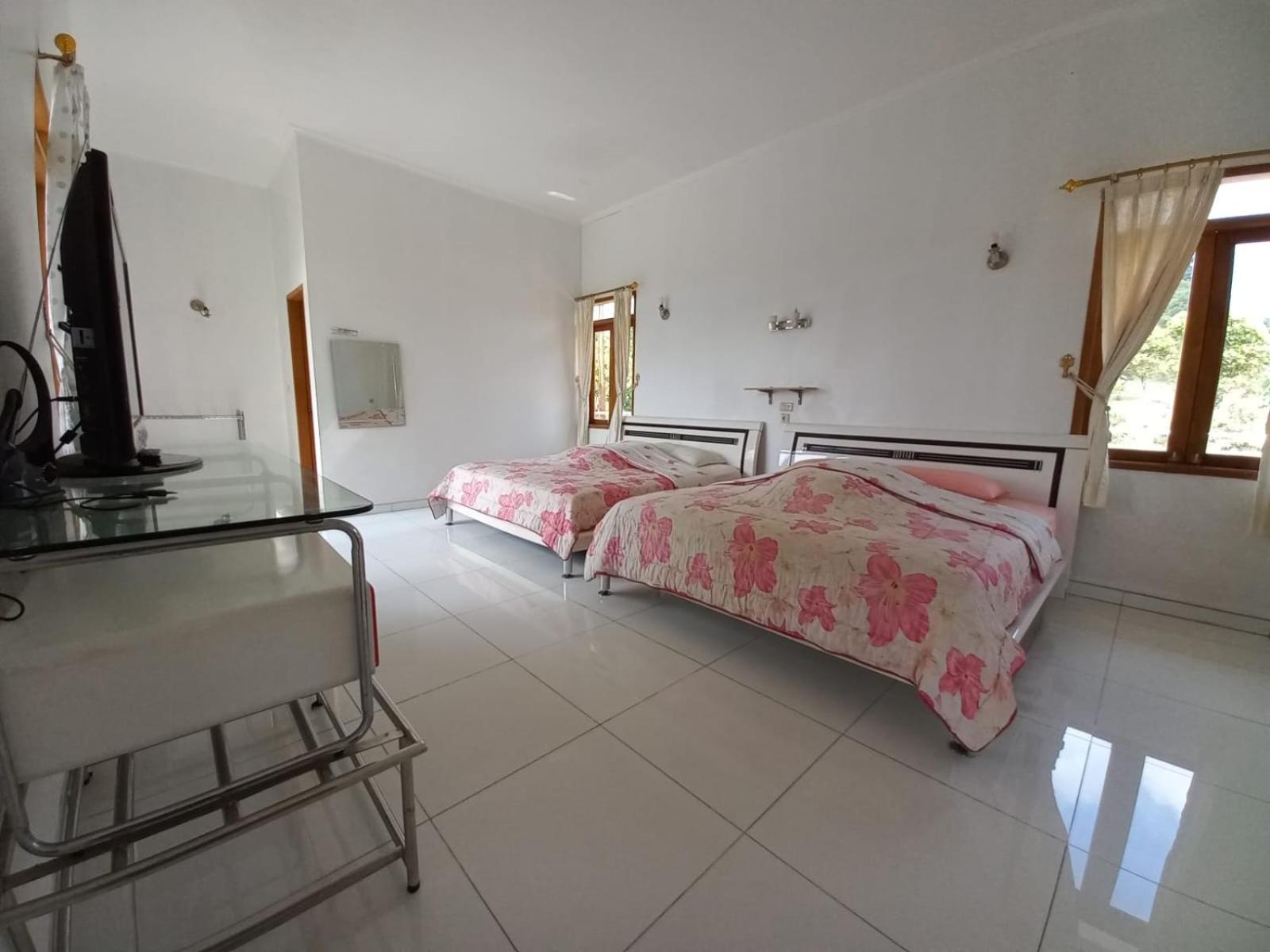 Villa CH 64 Ciloto Puncak view 5