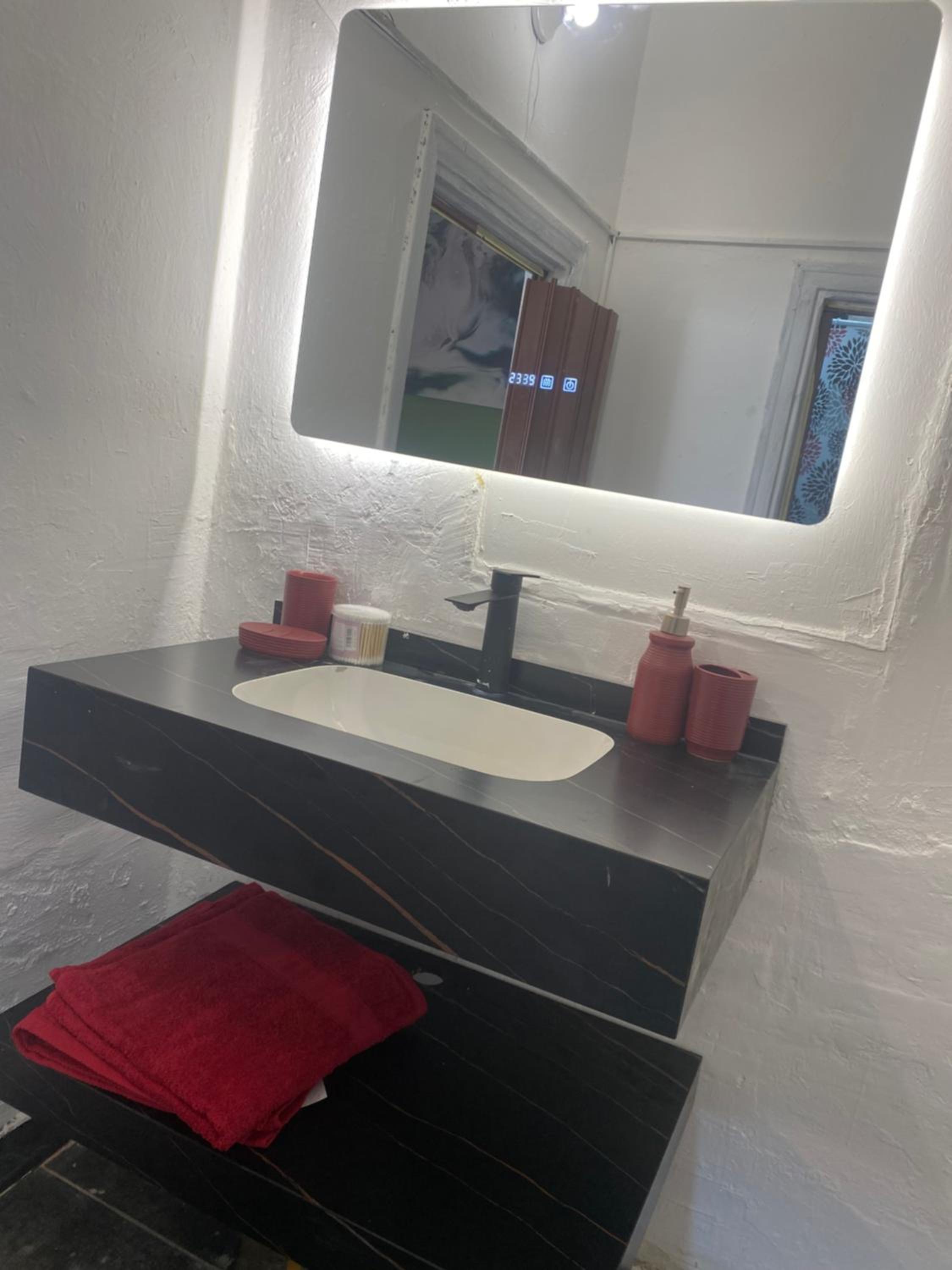 Cozy apartment near Paris square view 2