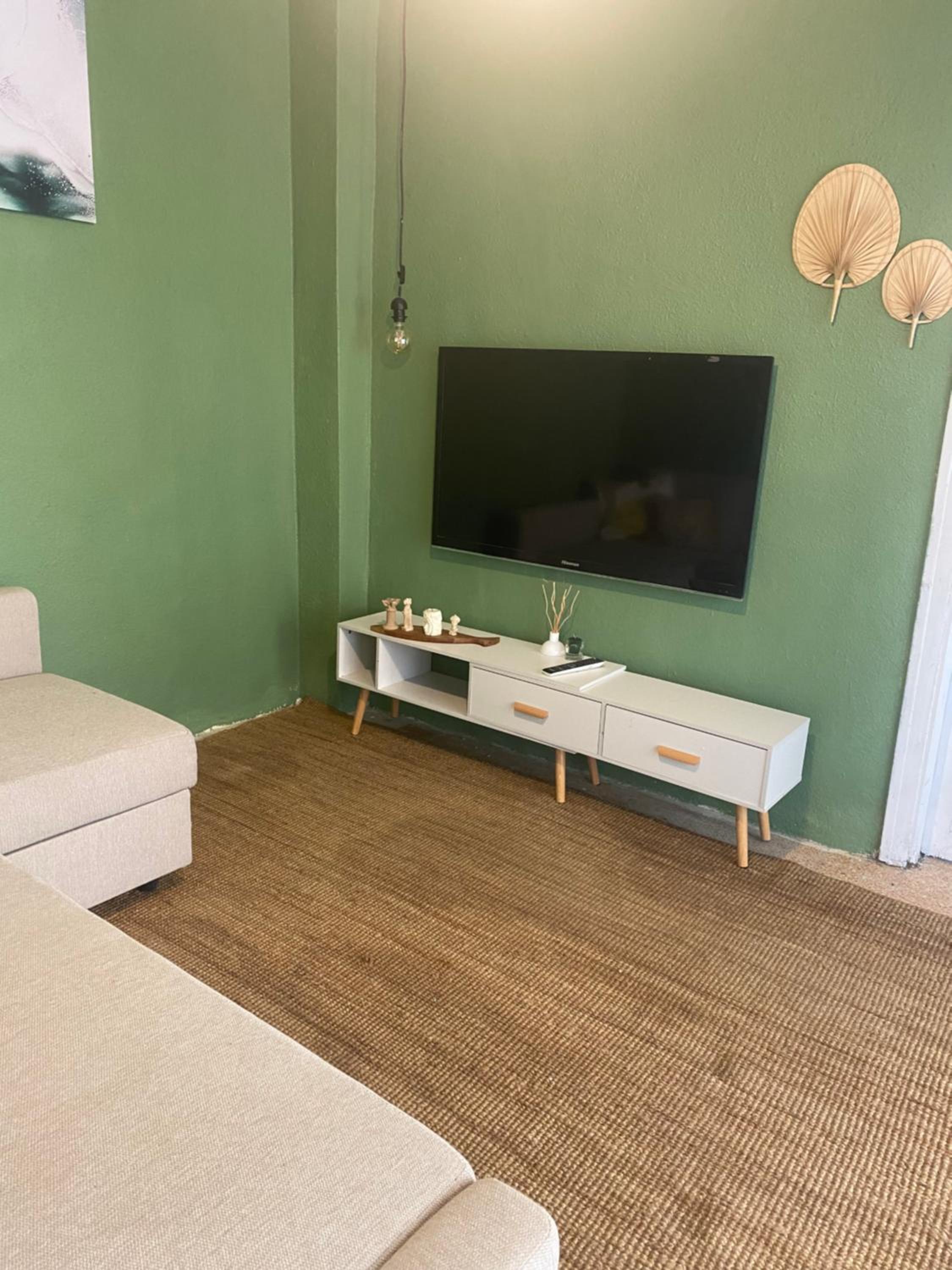 Cozy apartment near Paris square view 4
