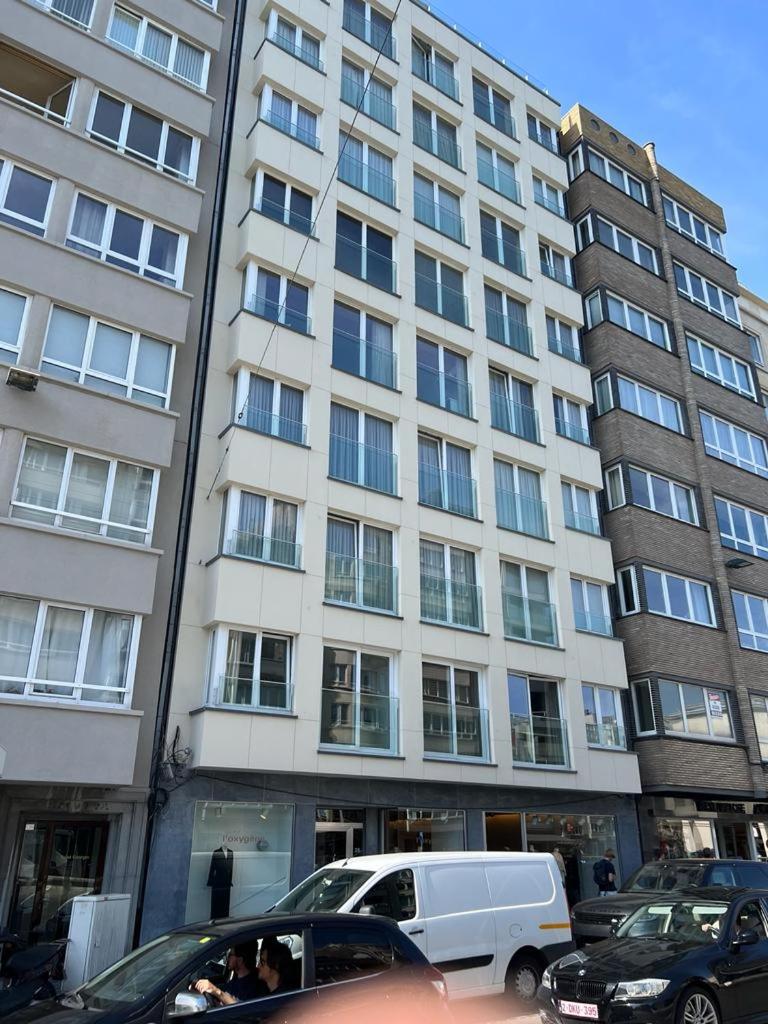 Renewed luxurious apartment at Casino Oostende view 3