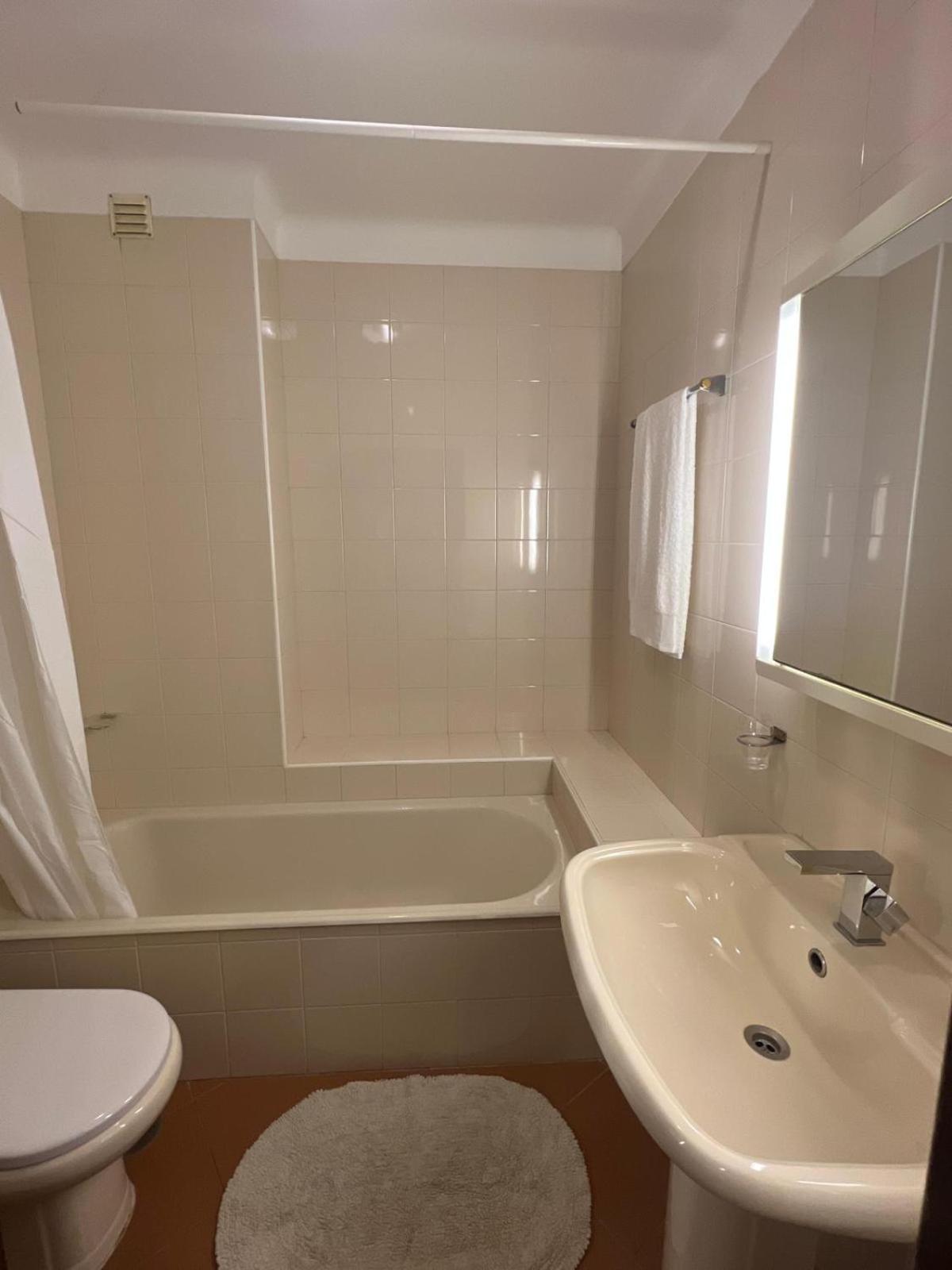 Apartamento T2 / Condomínio Fechado view 5