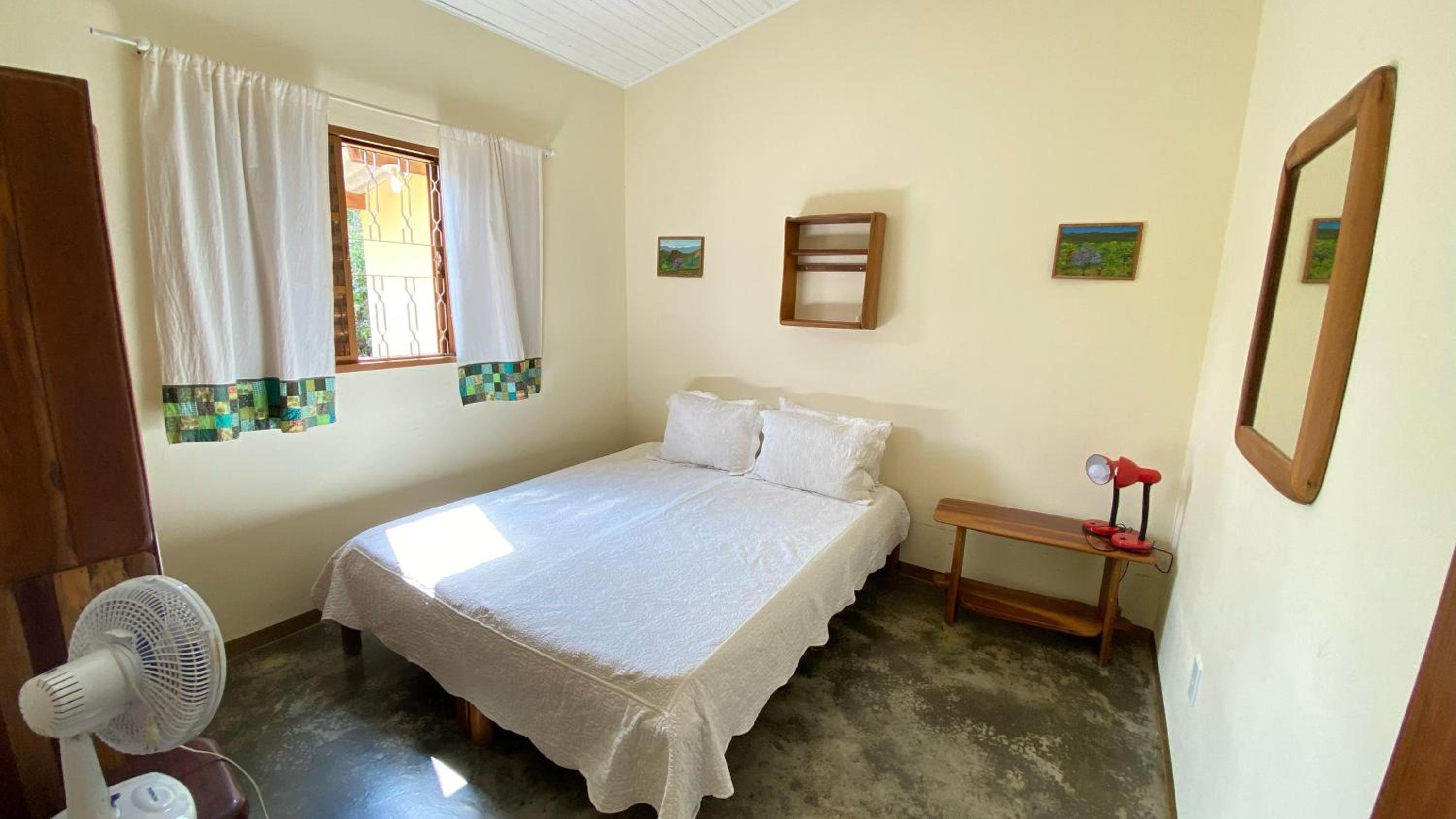 Casa com cachoeiras e contato com a natureza
