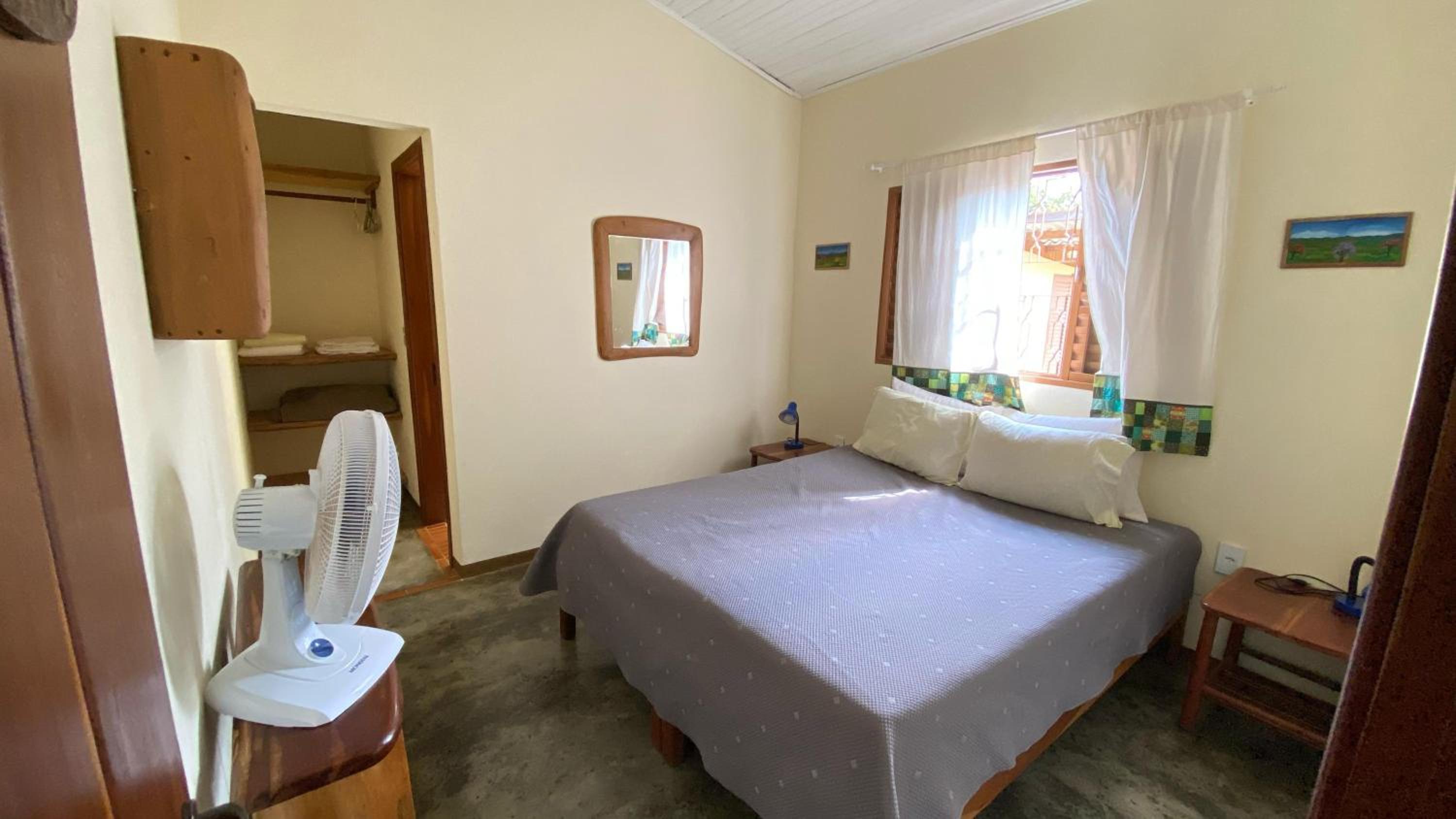 Casa com cachoeiras e contato com a natureza