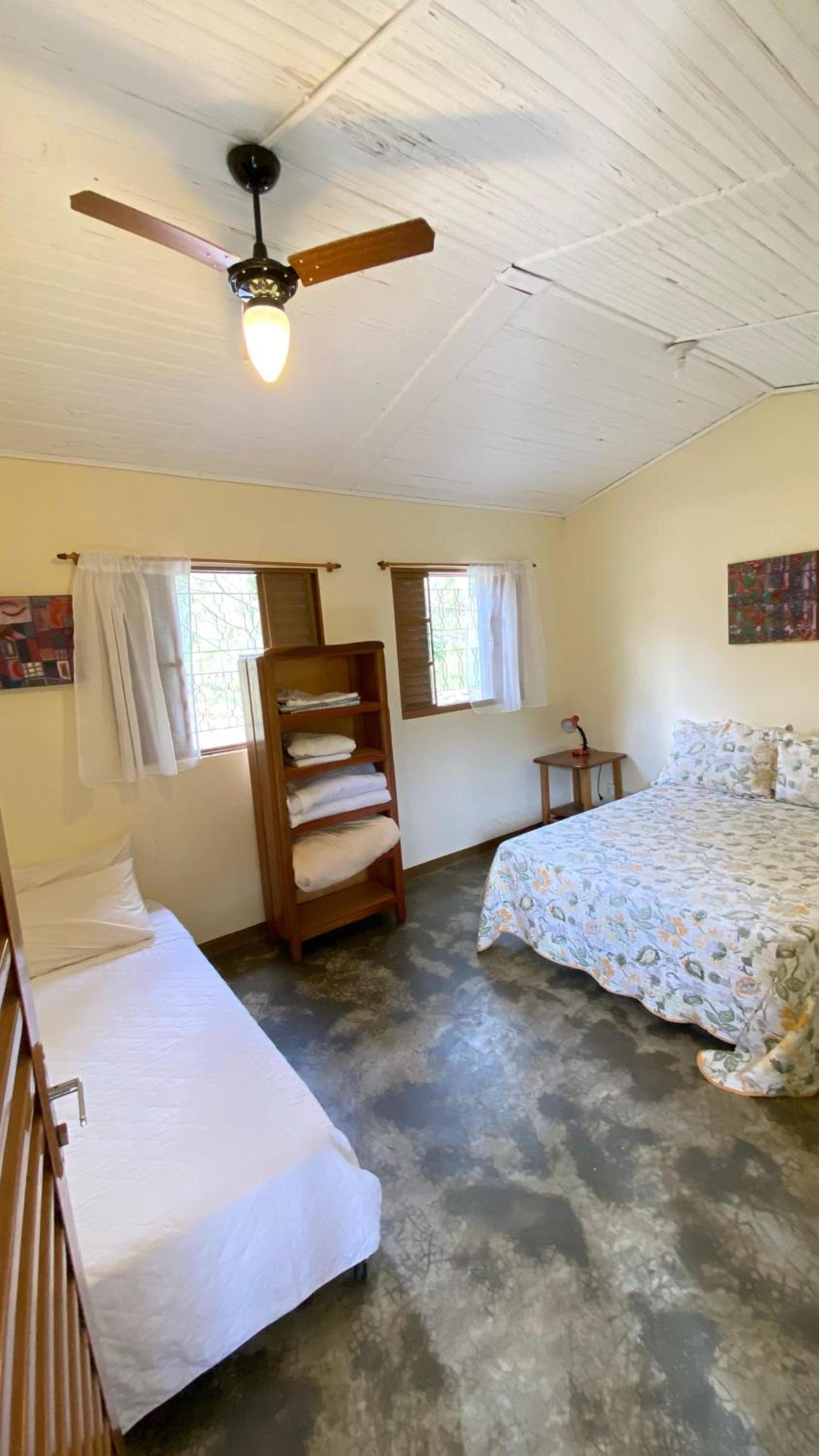 Casa com cachoeiras e contato com a natureza