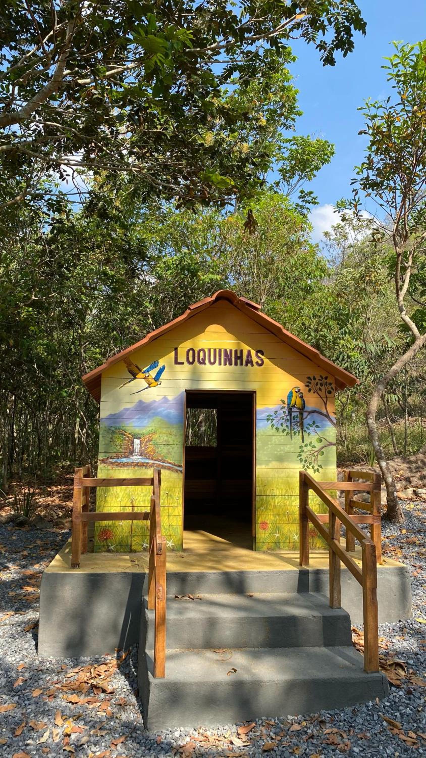 Casa com cachoeiras e contato com a natureza