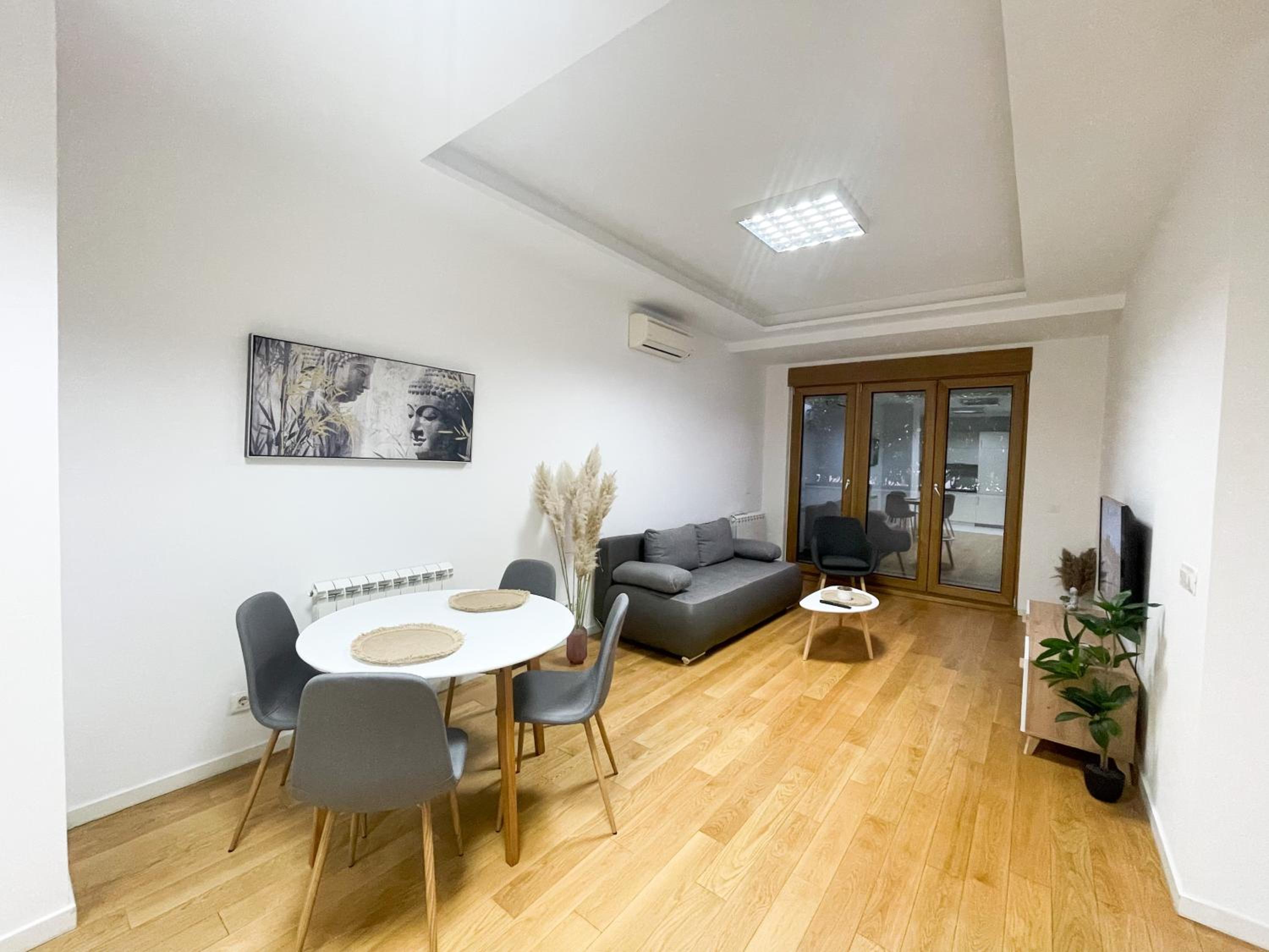 Hedonist-Modern Urban Stay A Blok view 3