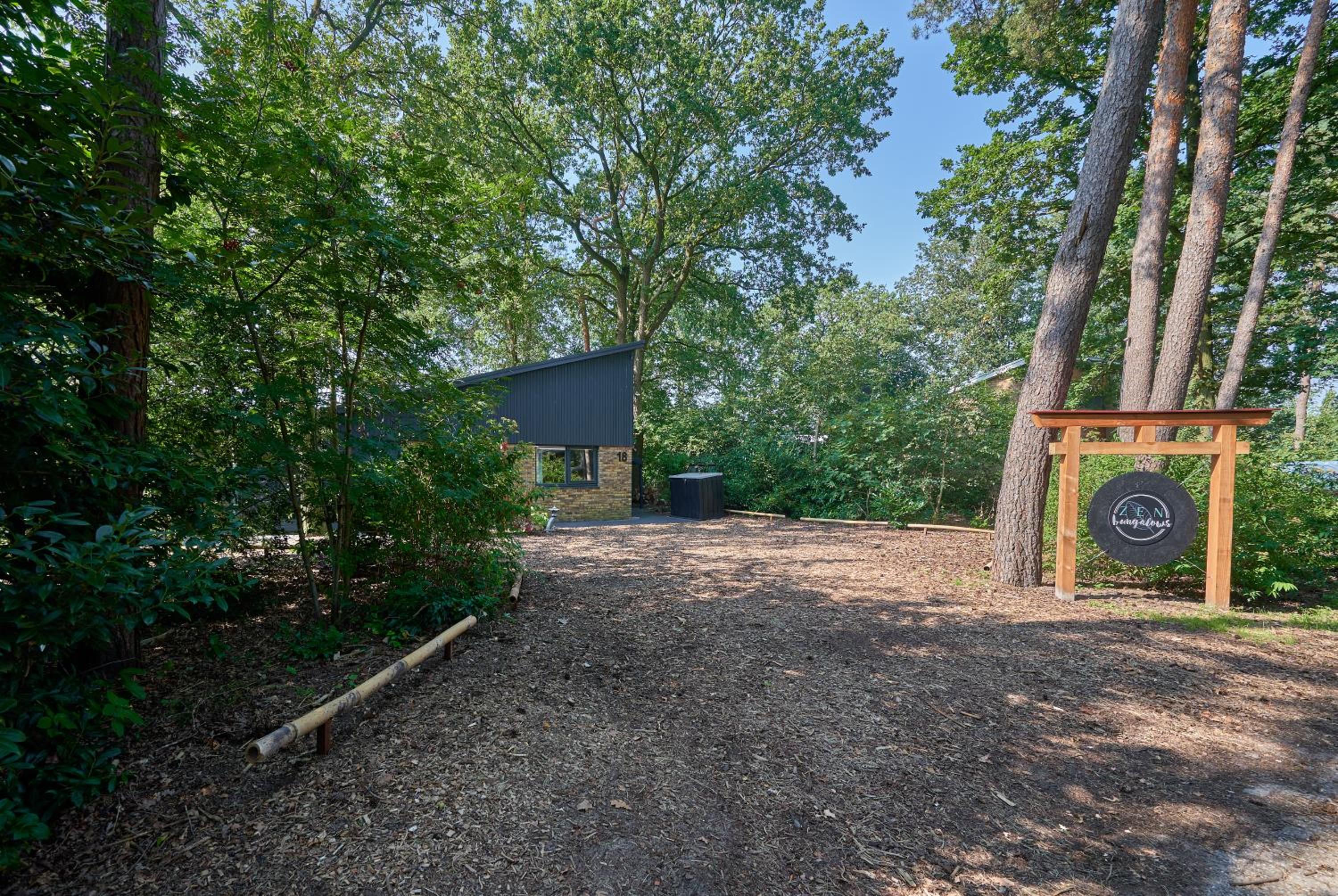 zen-bungalow no 6 met sauna en hottub view 4