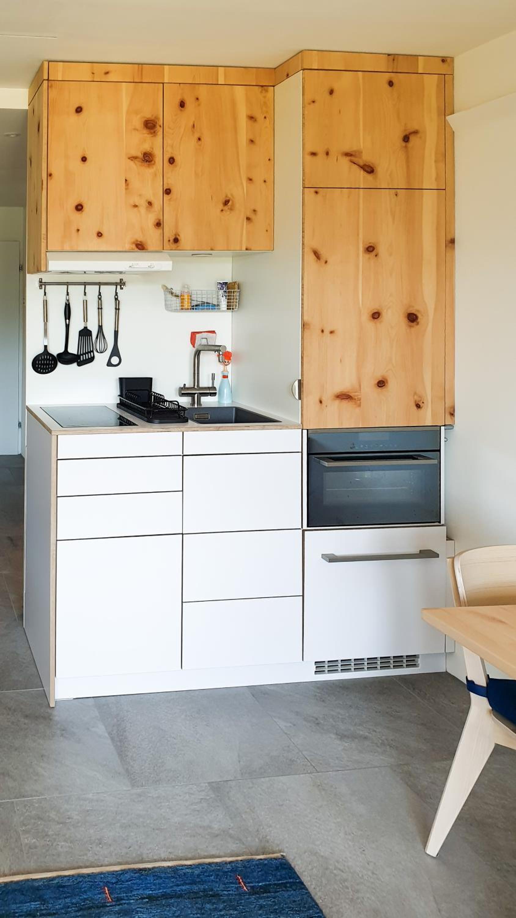 Modernes Alpenstudio mit Bergblick, Pool und Sauna