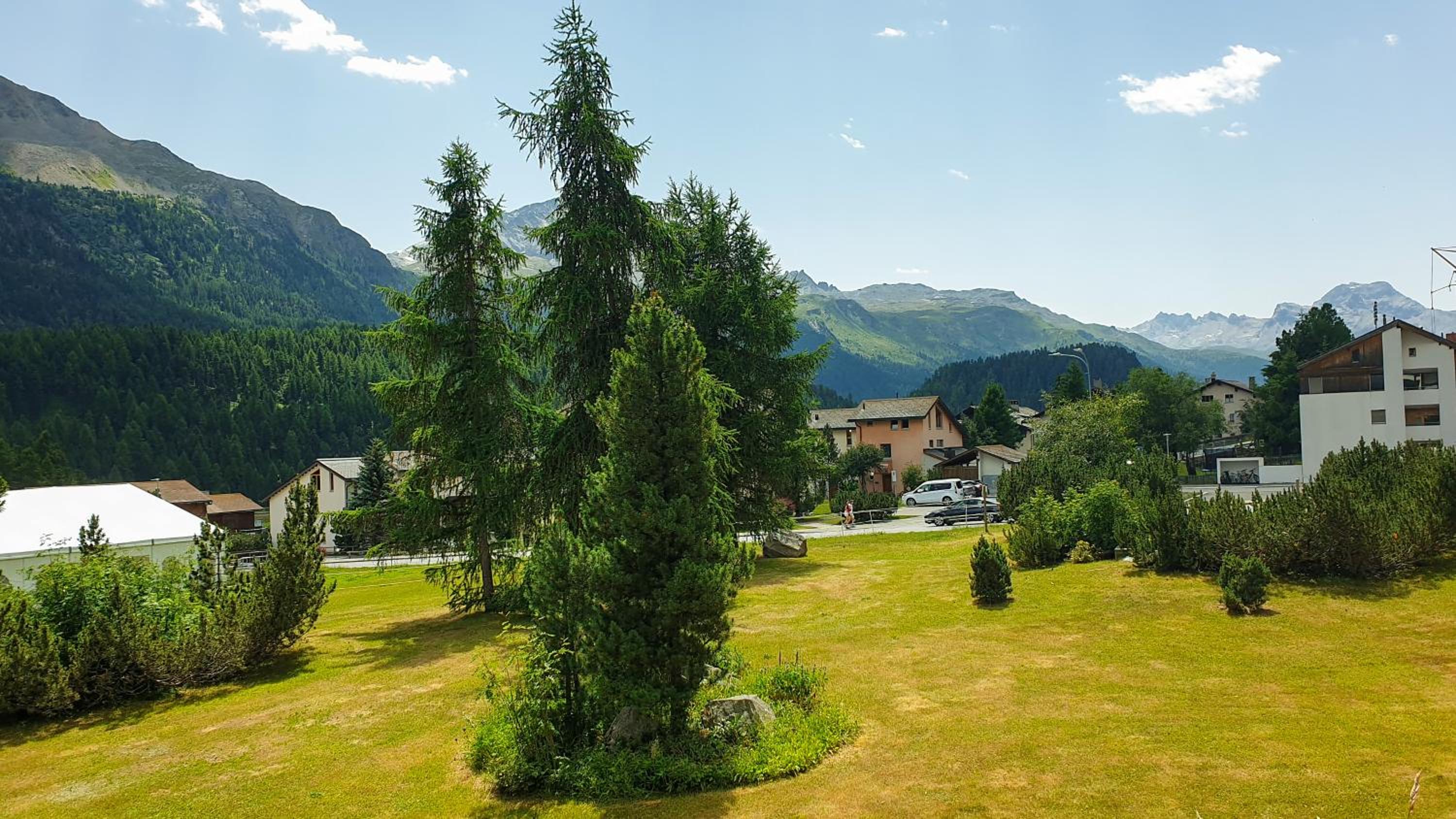 Modernes Alpenstudio mit Bergblick, Pool und Sauna