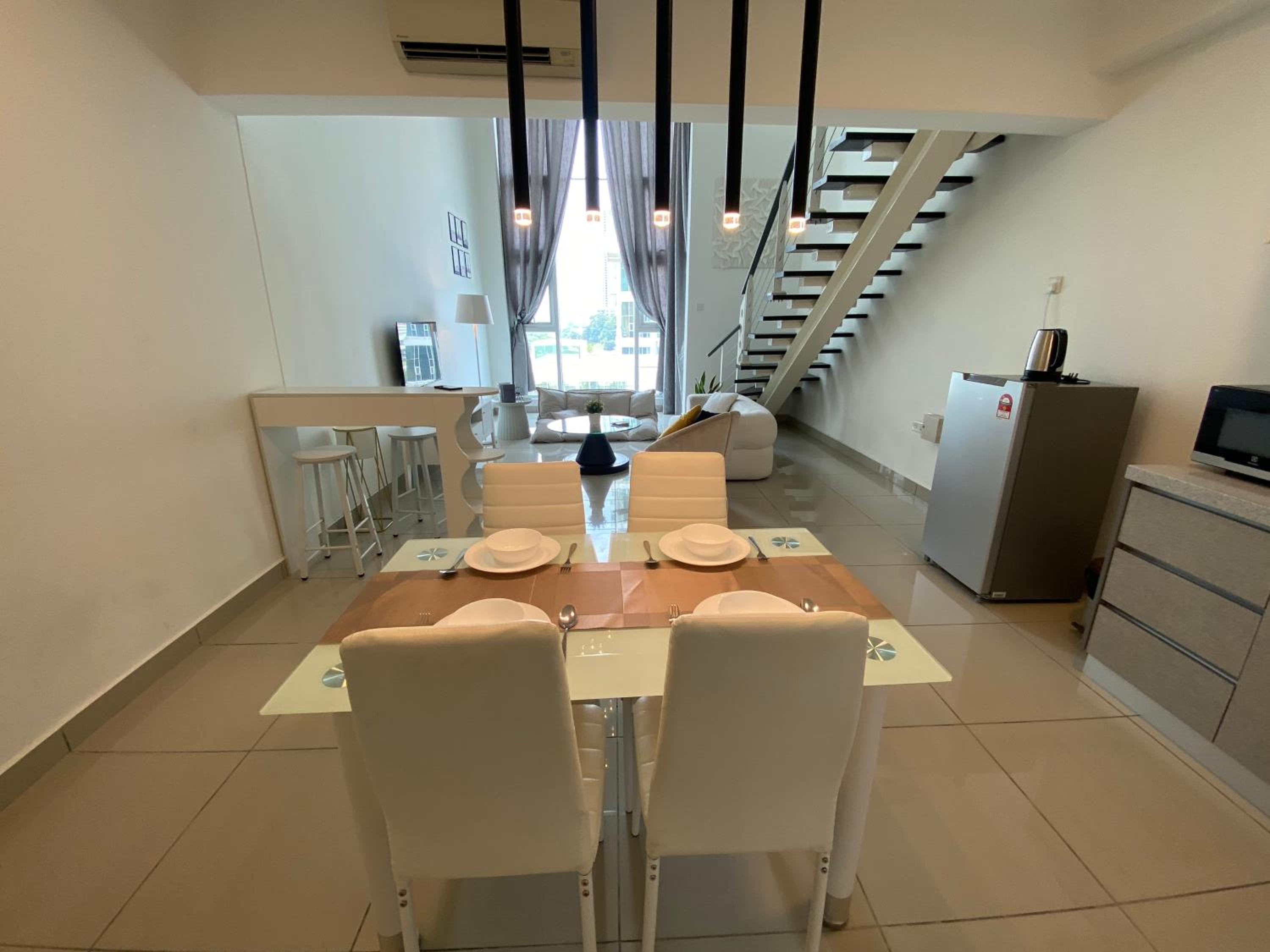 Loft Duplex Suite Kuala Lumpur Nr Midvalley 4to6pax