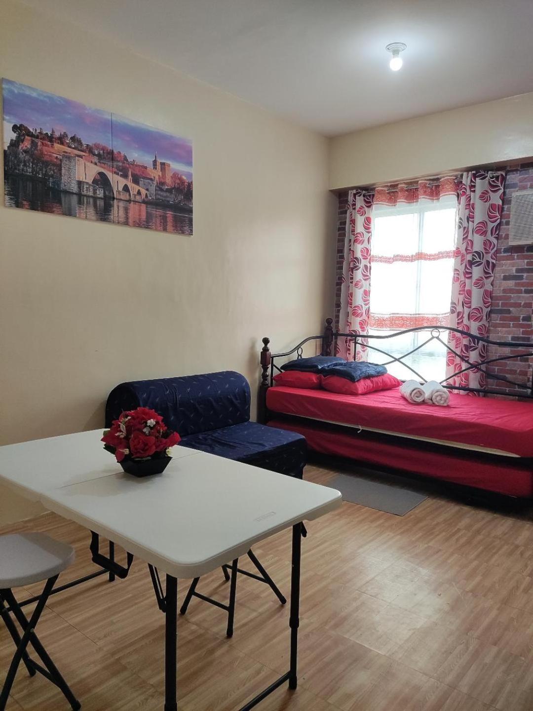Near Manila Airport, MAILZ HOMEZ COZY Studio Condo, Full Kitchen, Swimming Pool, WIFI, 11P view 3