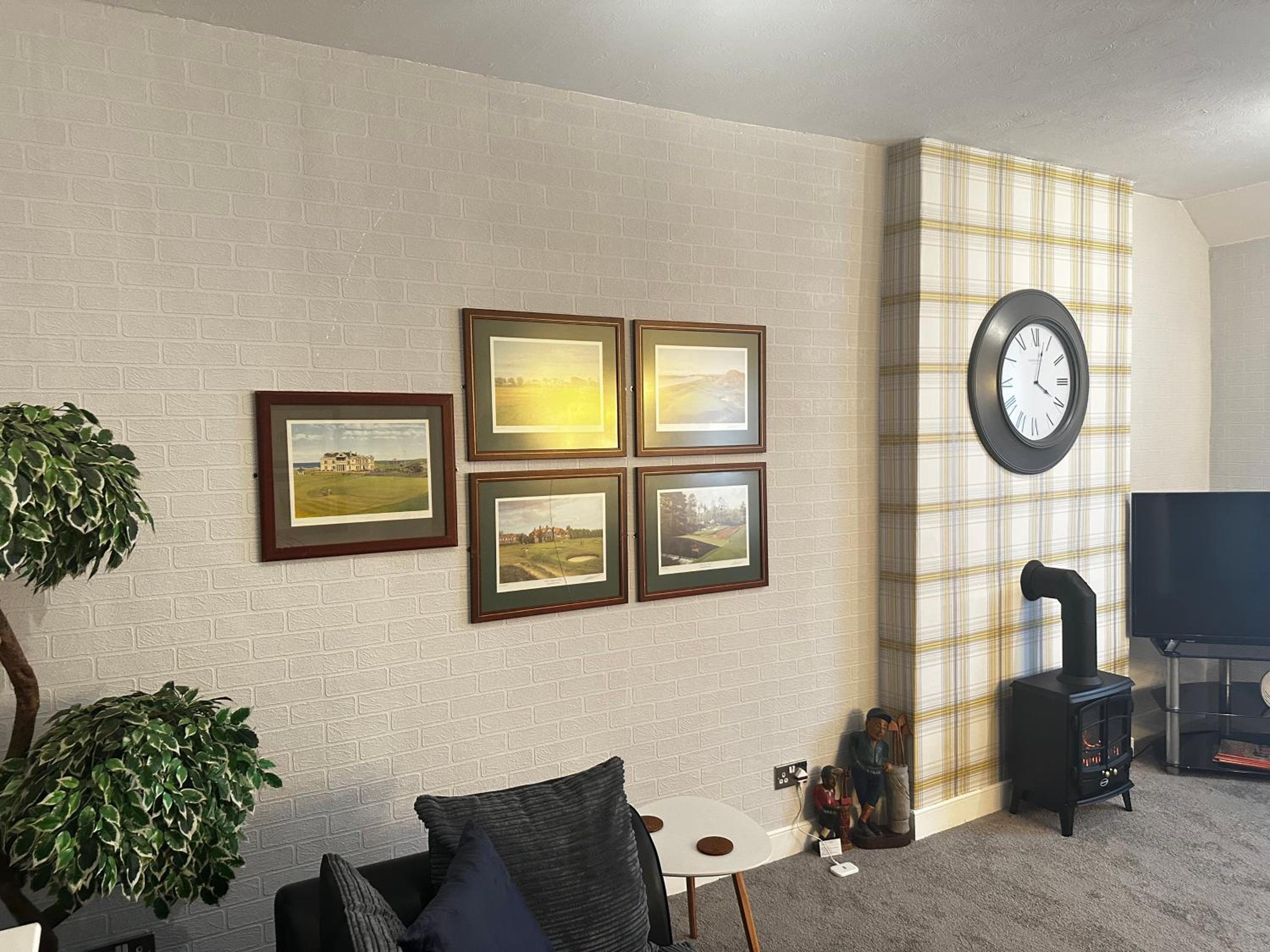 1 Bed Flat - Sleeps 2 - Parking - Wifi