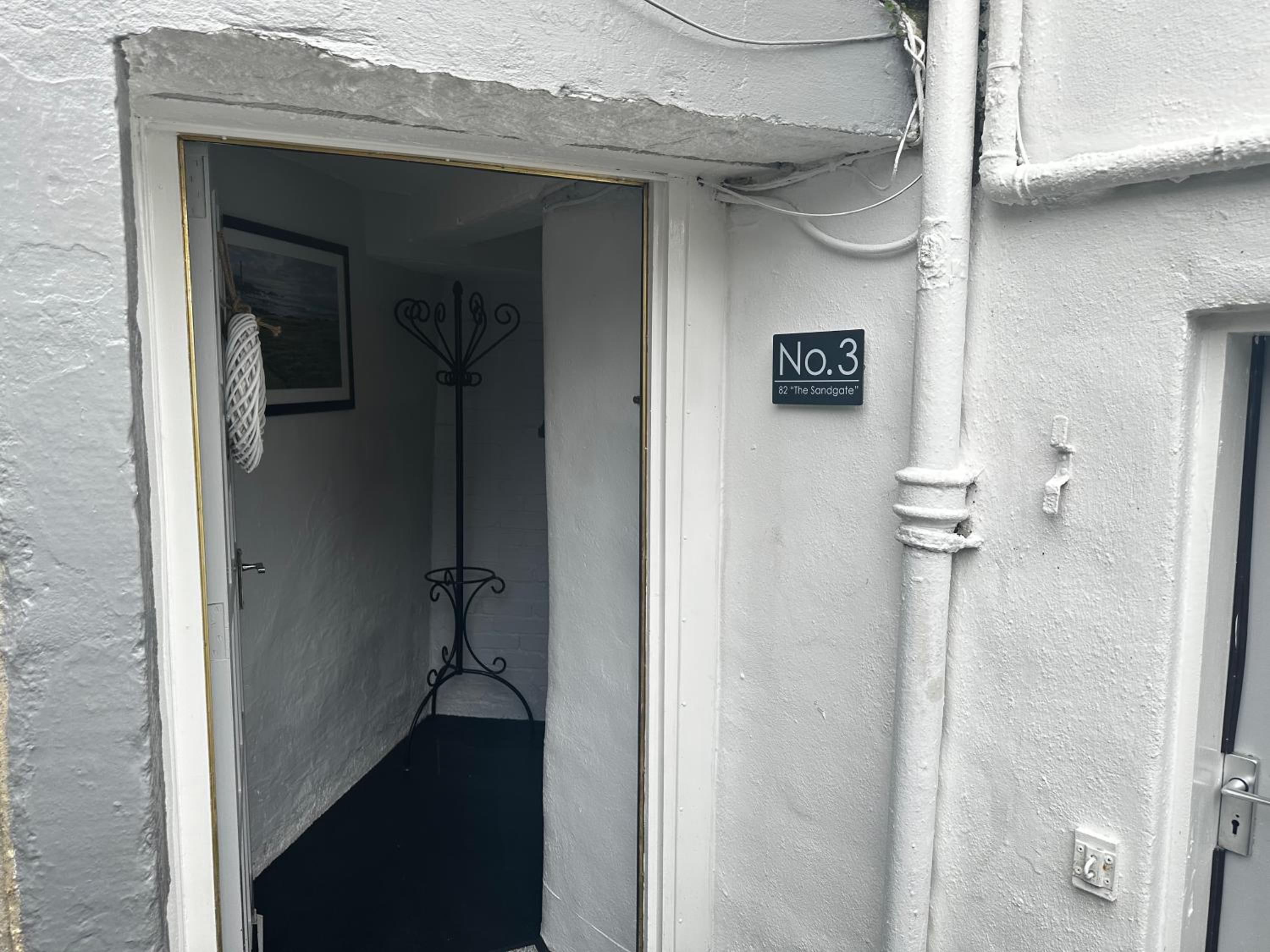1 Bed Flat - Sleeps 2 - Parking - Wifi