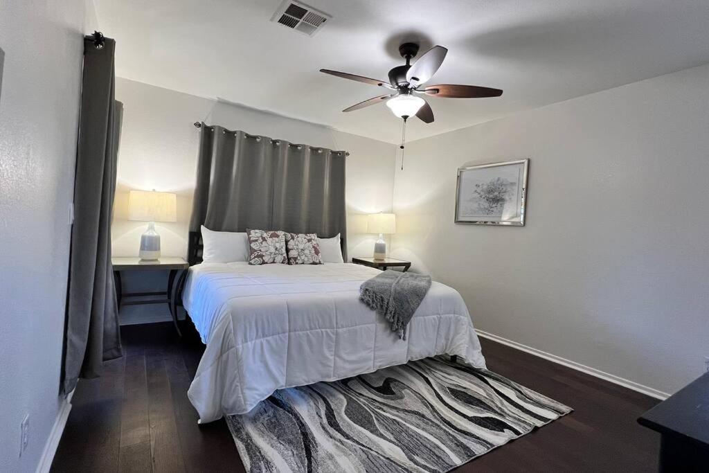 Cozy 3 Bedrooms Town home in Chandler with community pool view 2