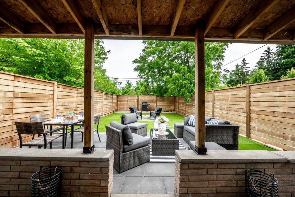 Luxury Stylish Home, Walk to Falls, Fire Pit&More