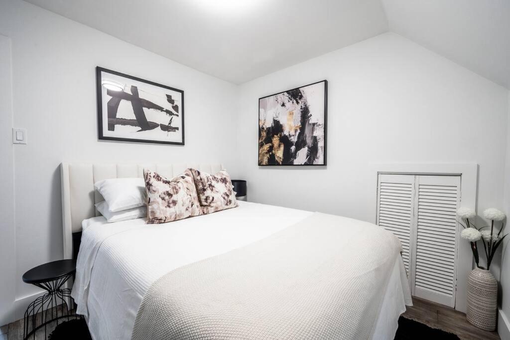 Luxury Stylish Home, Walk to Falls, Fire Pit&More