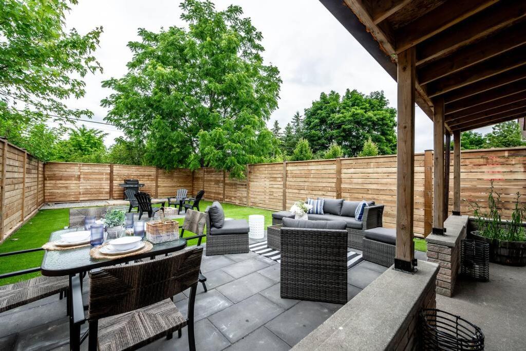 Luxury Stylish Home, Walk to Falls, Fire Pit&More