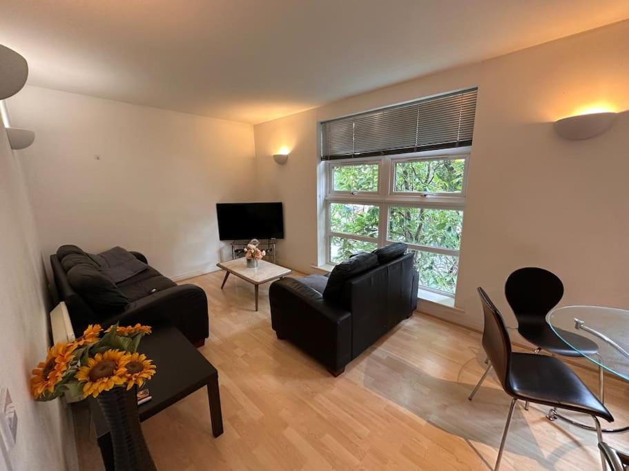 2 double bedrooms flat at the end of City Centre view 2