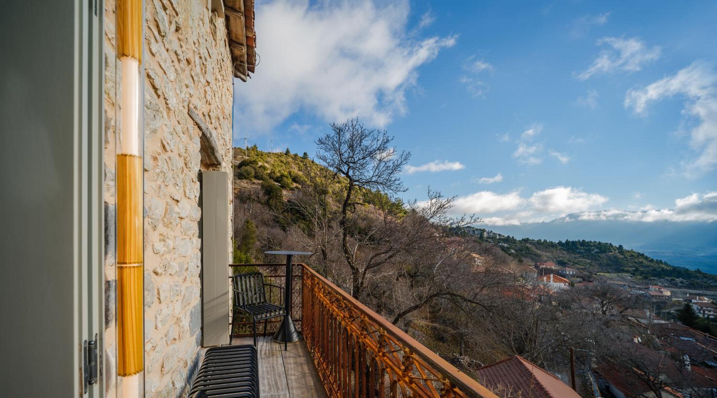 Moreas Peak Lodge photo 3