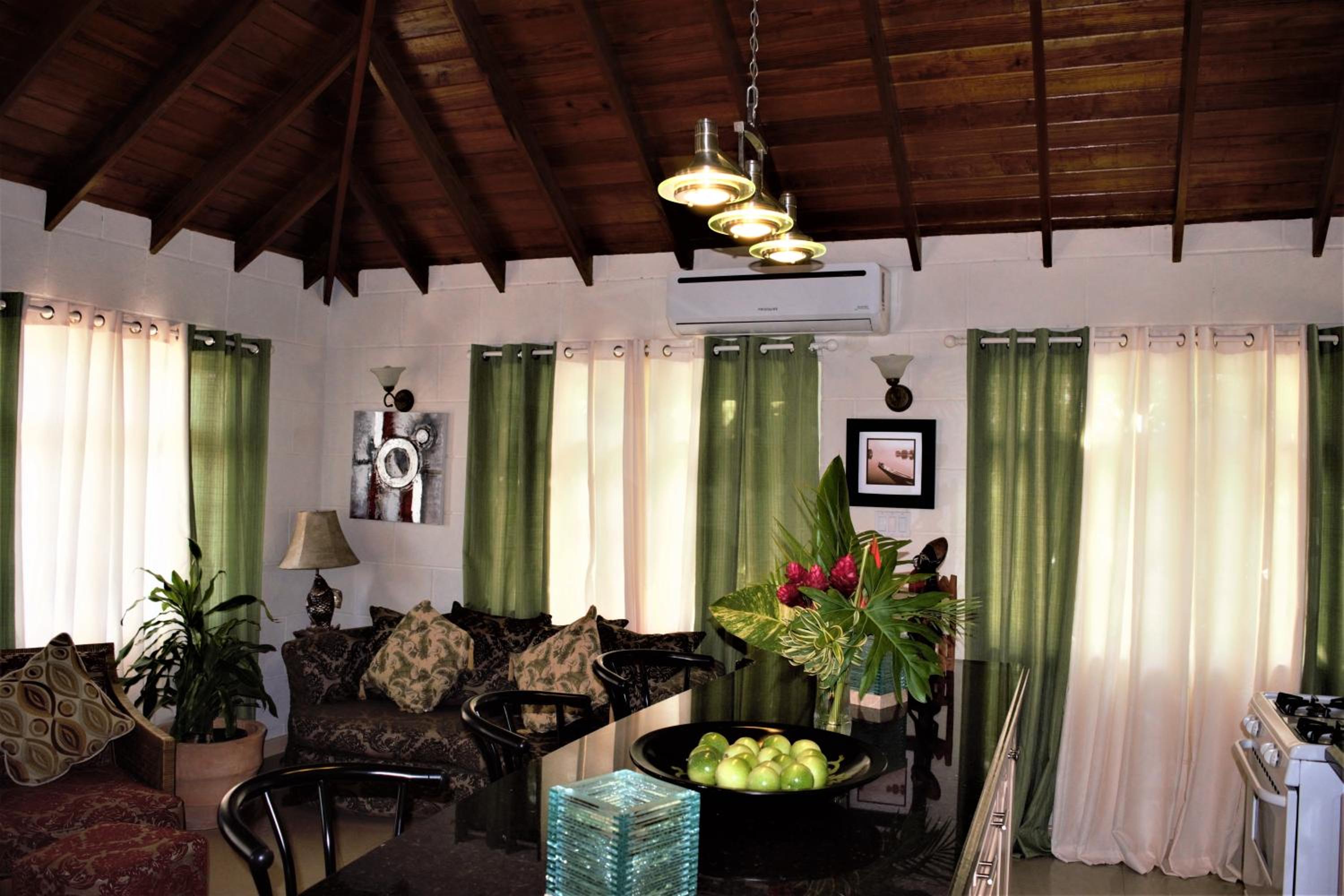 Coconut Walk Beach Apartment