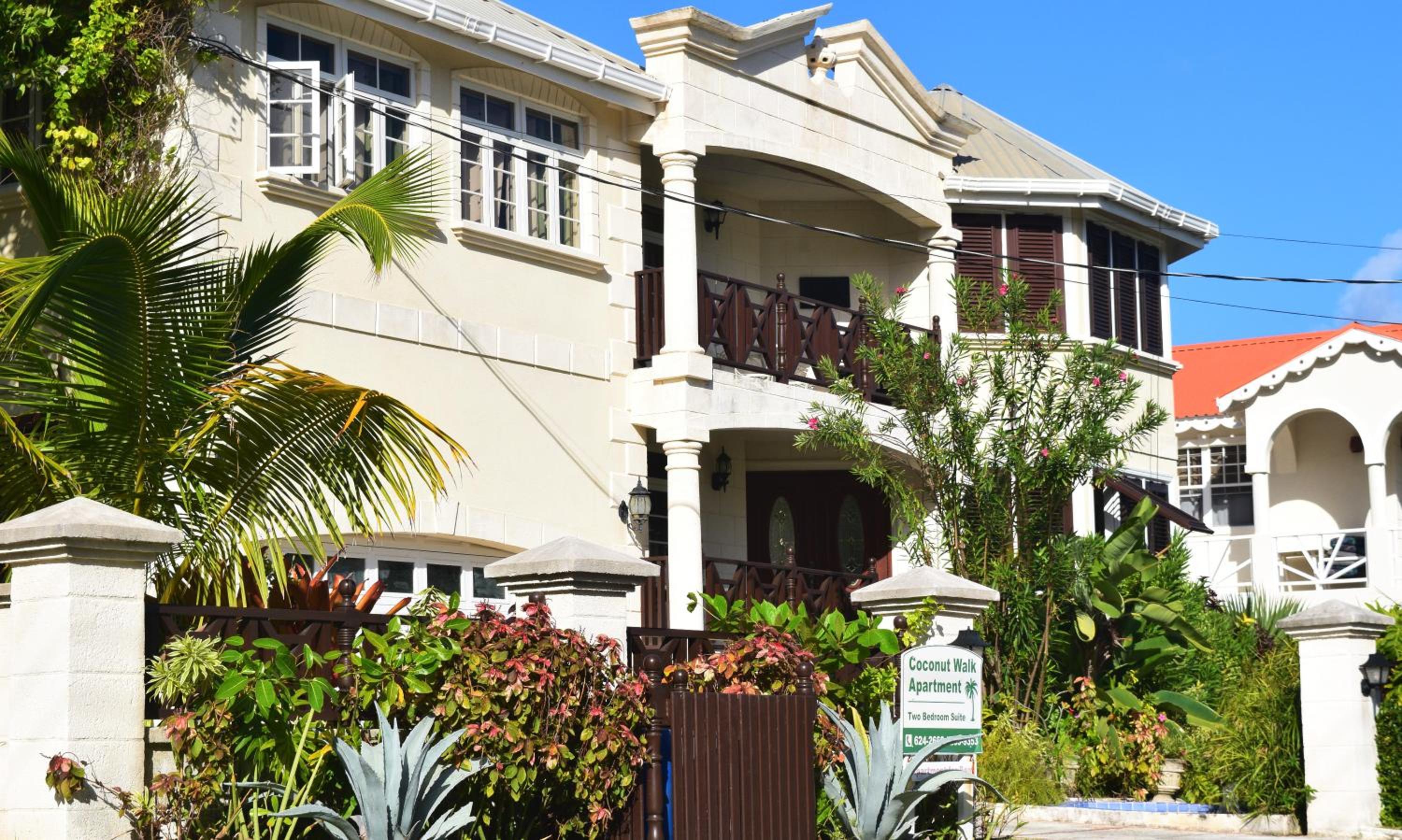 Coconut Walk Beach Apartment