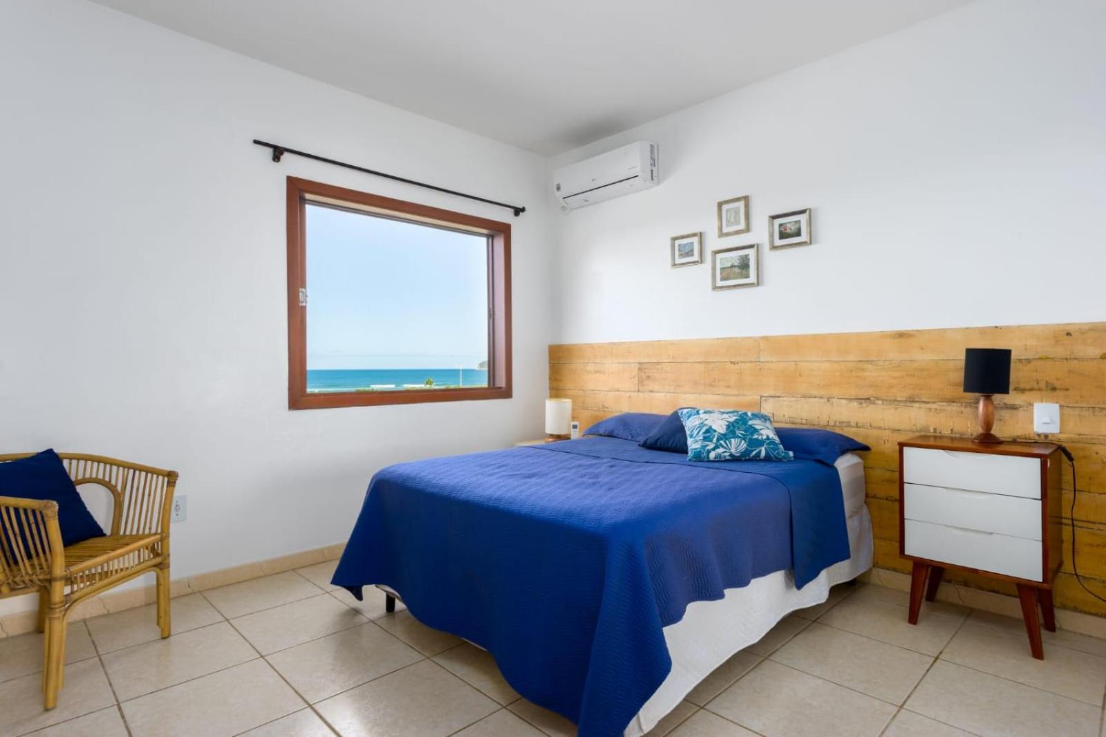 Casa com piscina frente ao mar Praia do Santinho