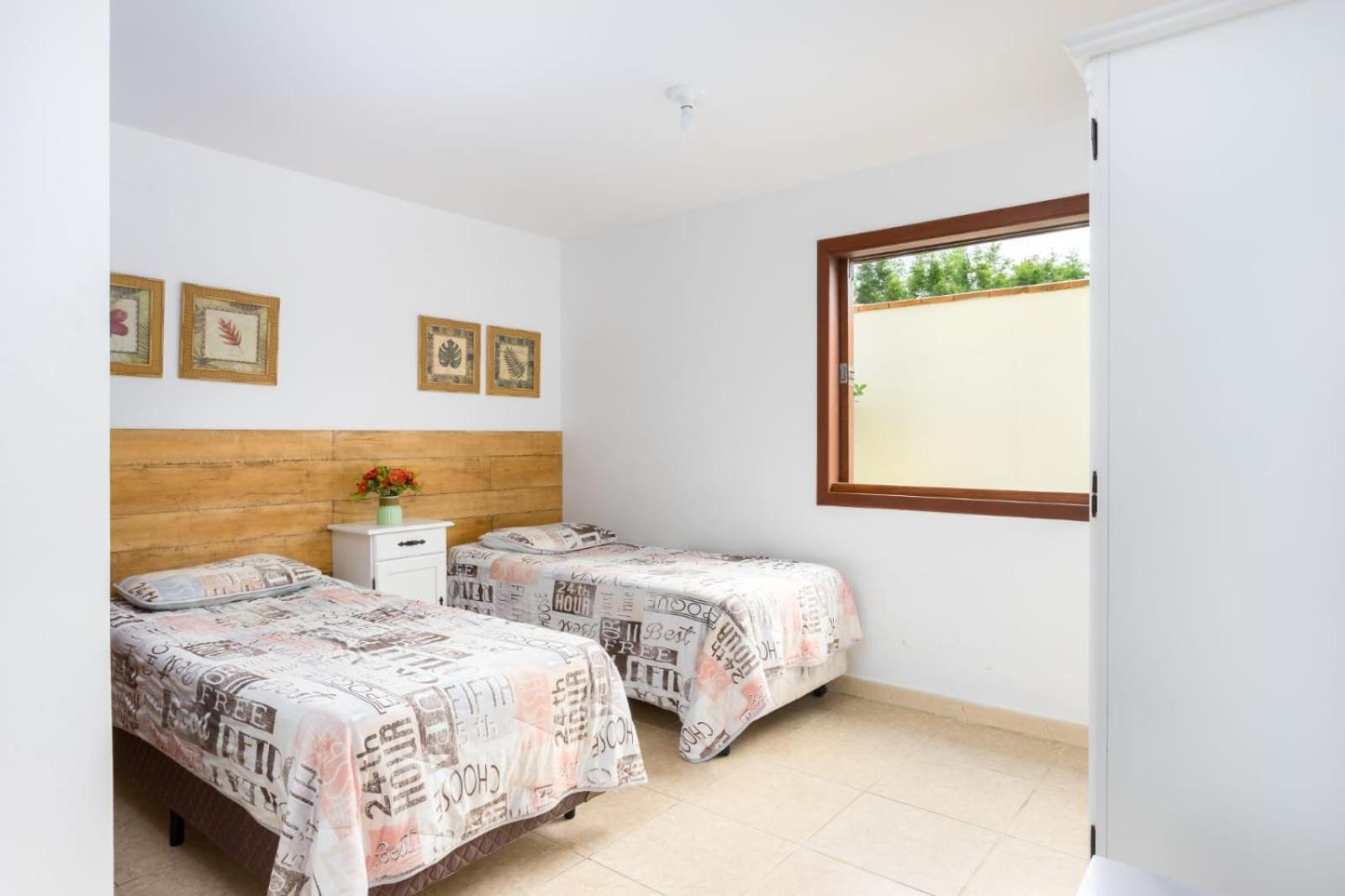 Casa com piscina frente ao mar Praia do Santinho