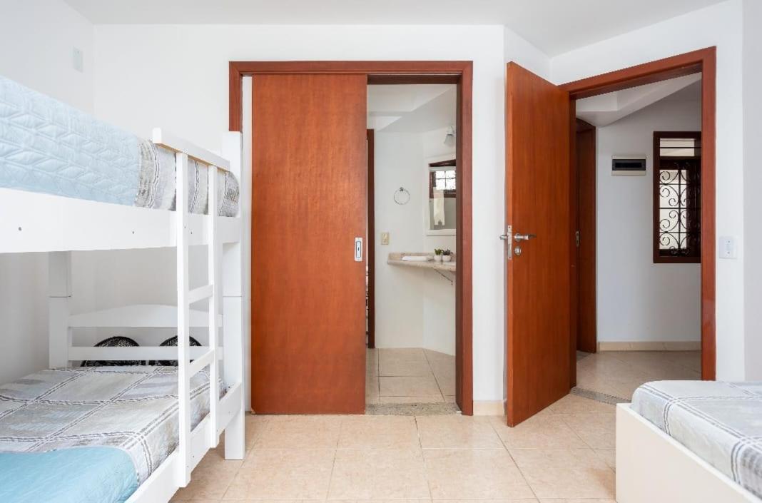 Casa com piscina frente ao mar Praia do Santinho