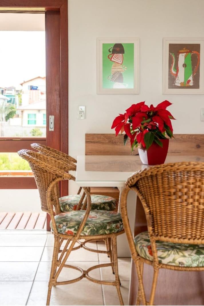 Casa com piscina frente ao mar Praia do Santinho