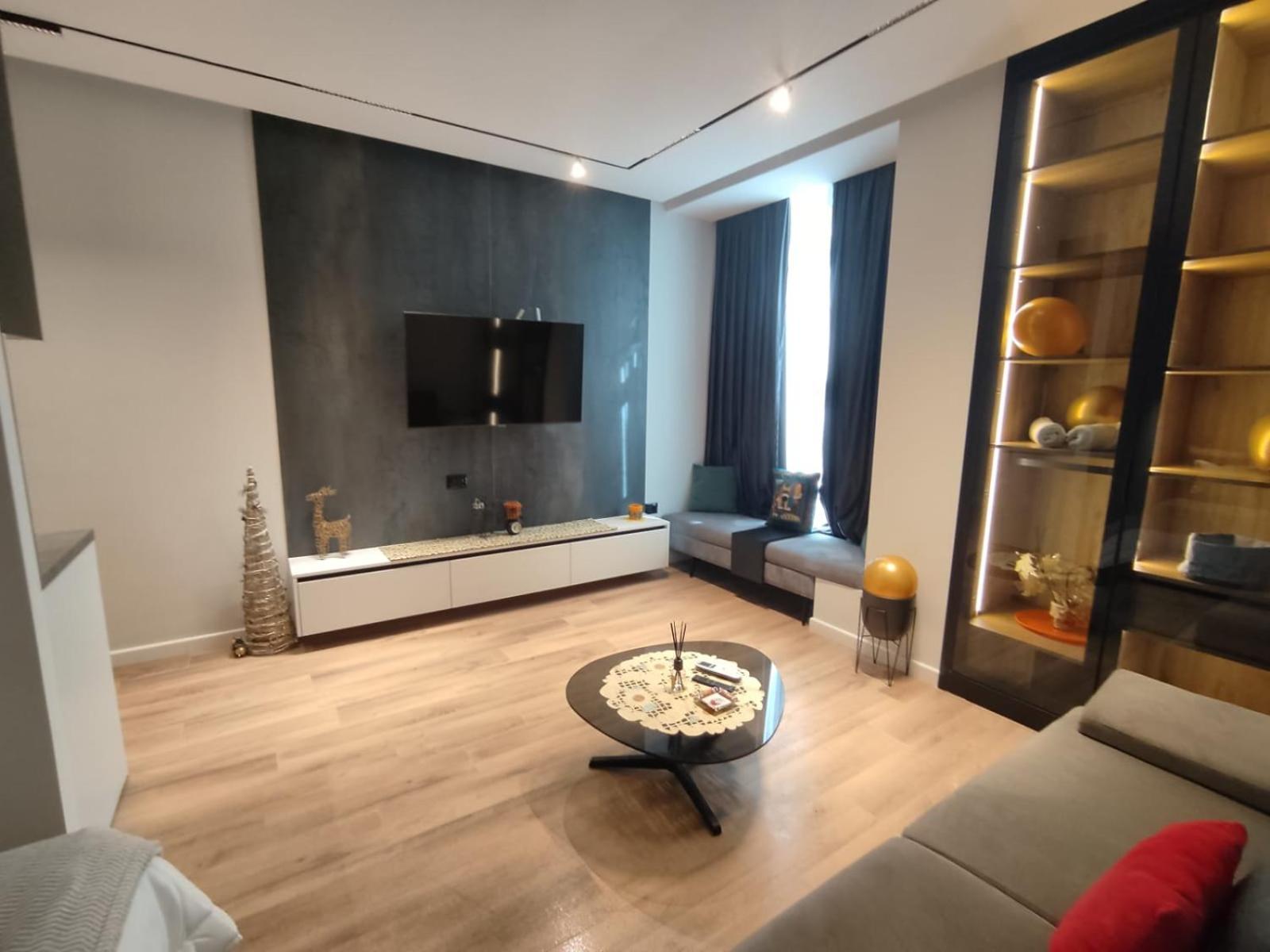 Square 21 Studio Apartments