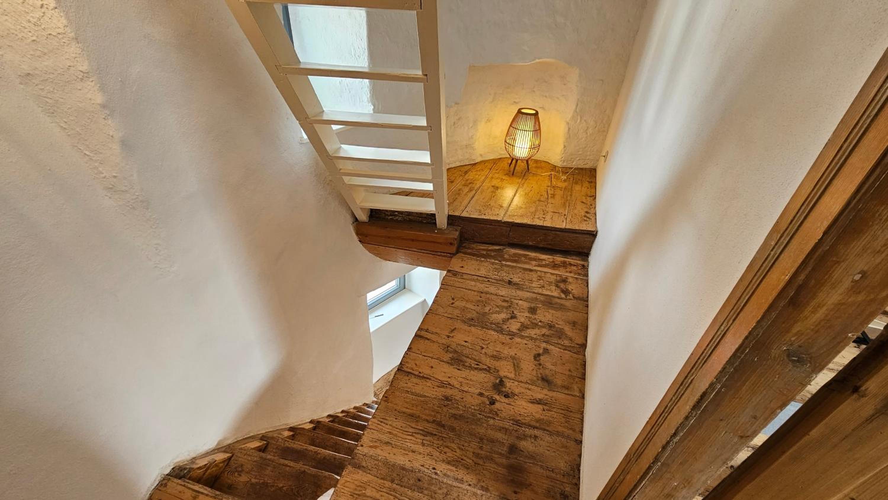 YFB l 500 Jahre alter Stadtmauerturm