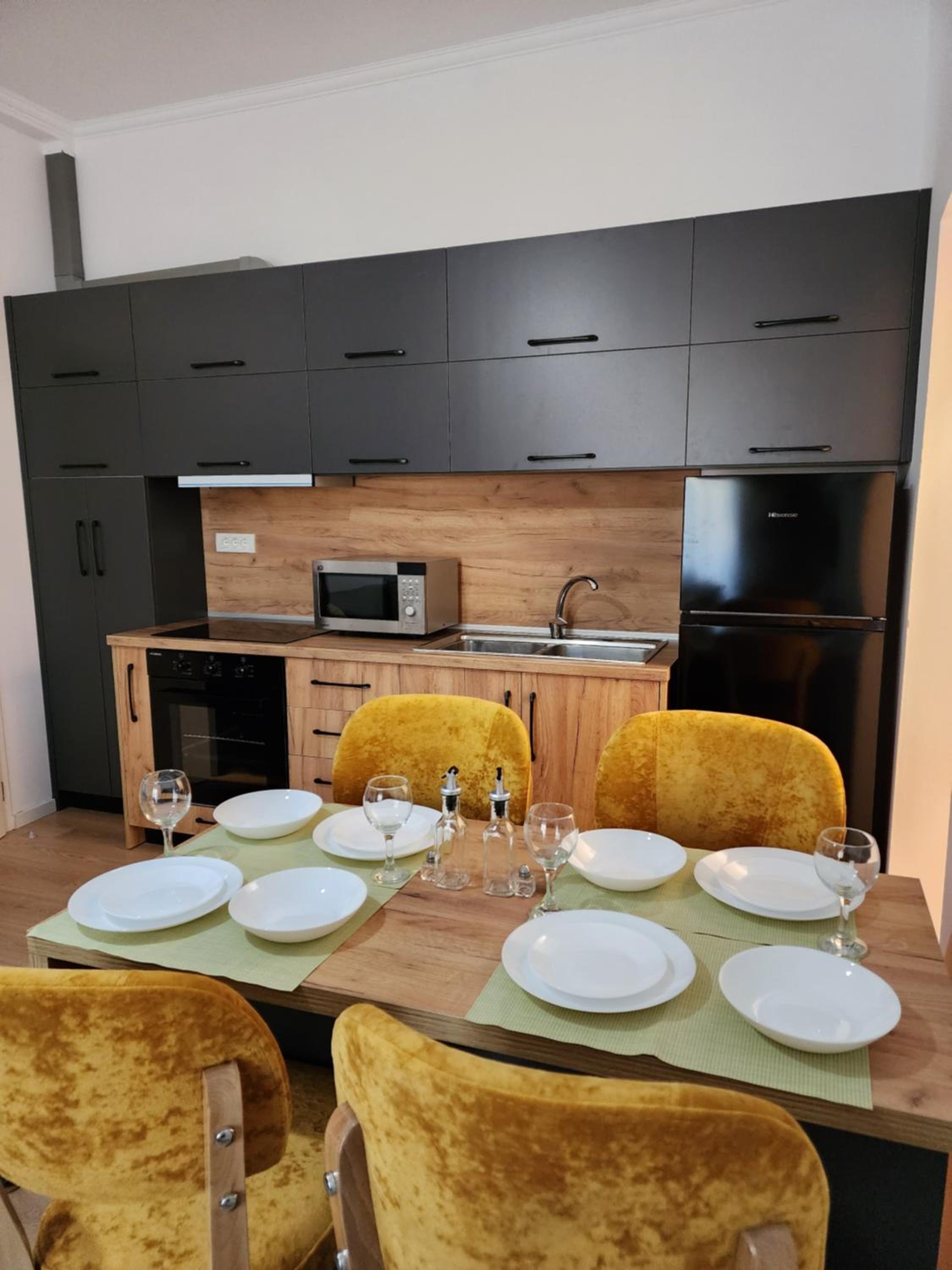 Apartment Sweet 21