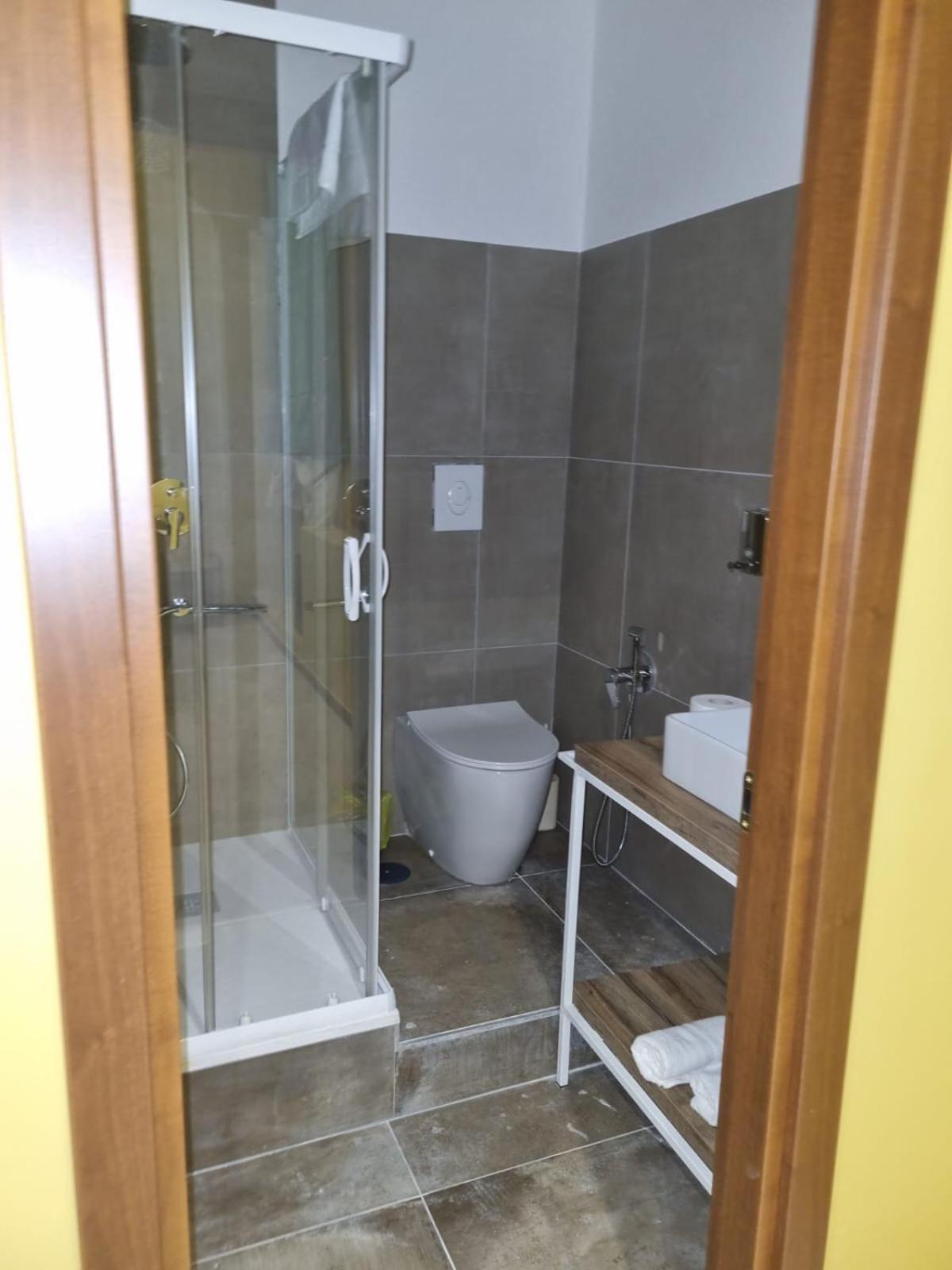 Foria 242 Rooms