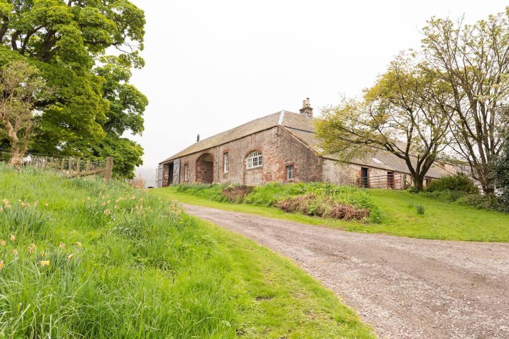 Old Leckie Farmstay view 2