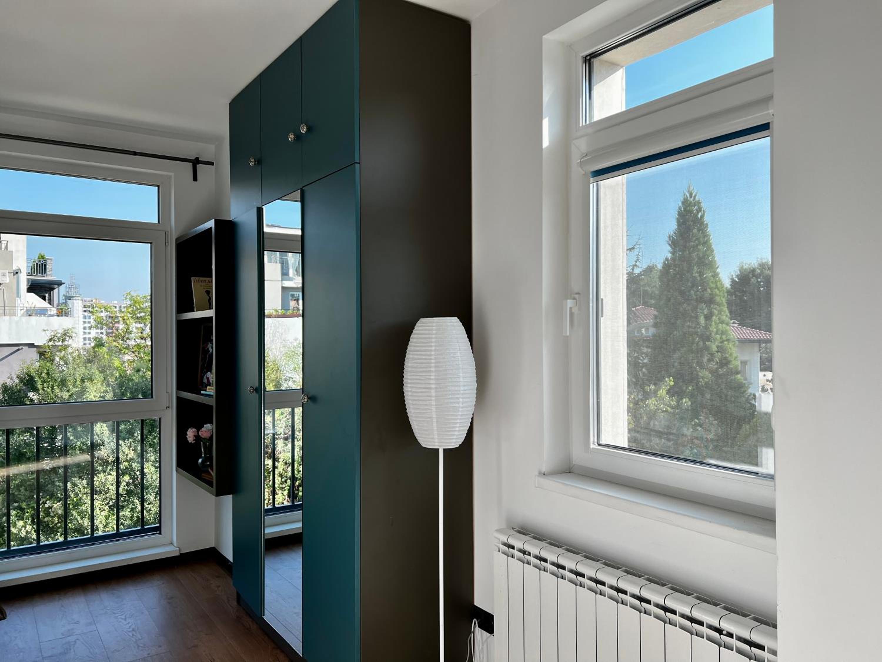 ArT Apartment Near Paradise Mall & Metro Station