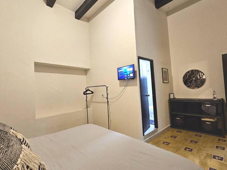 Villa Golondrinas, in Main Downtown, with A/C and Free Parking! view 2