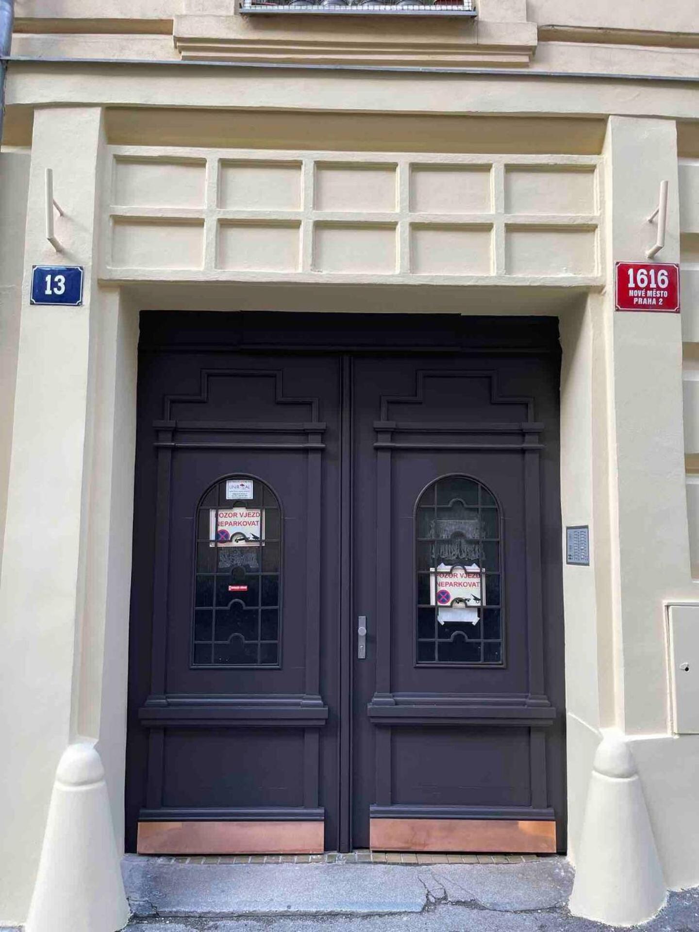 Luxury 3KK Apt w/2KINGBeds 65”TV,Next Wenceslas Sq